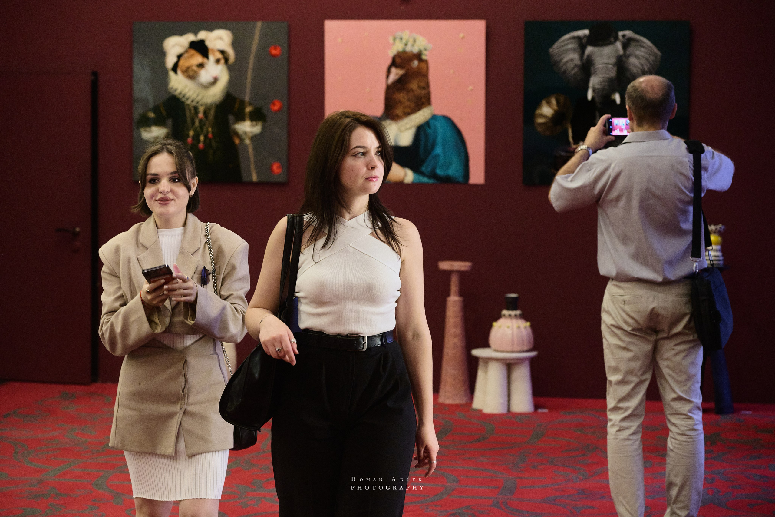 «Летние хроники» в международной галерее Redgallery. Фотограф Роман Адлер