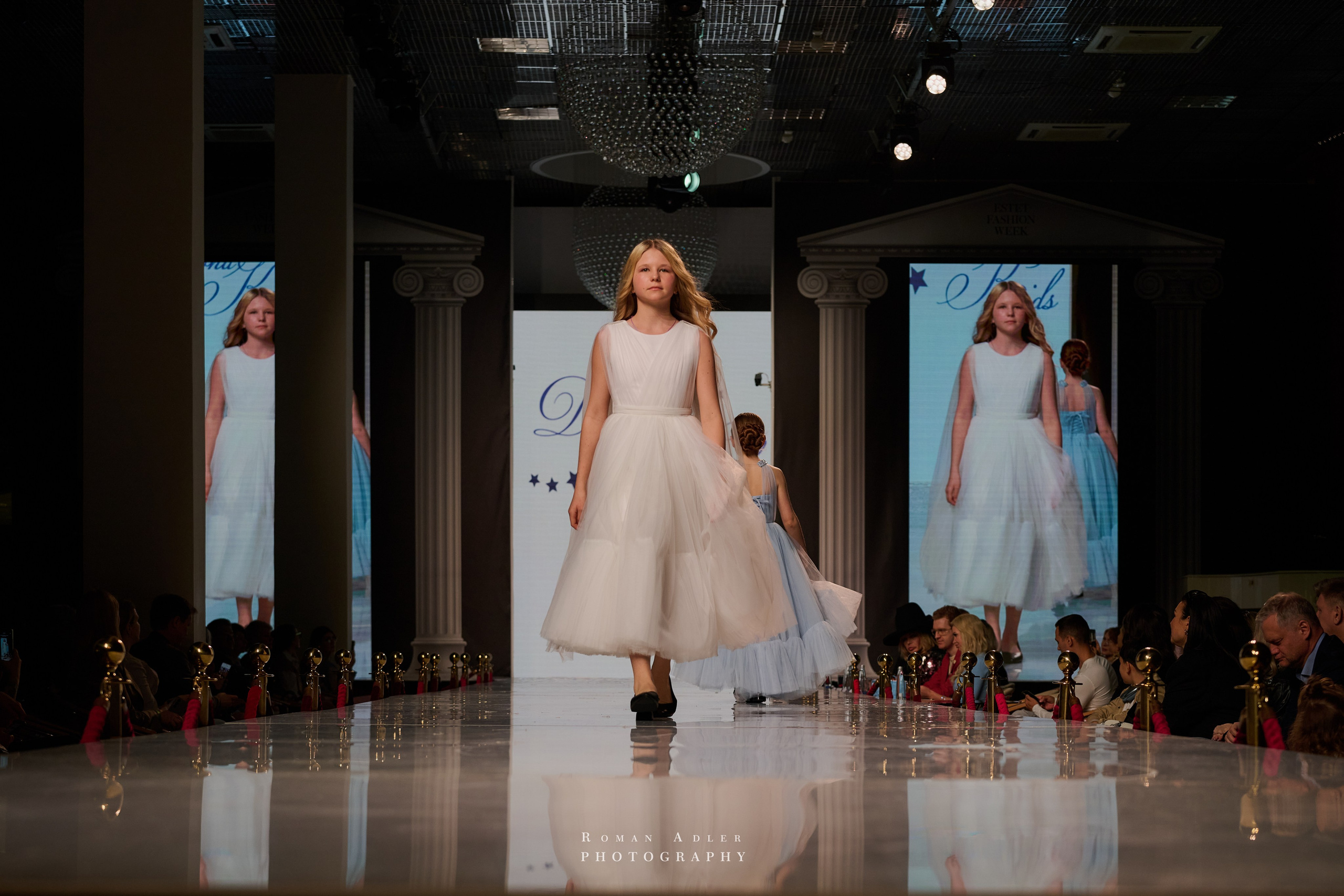 ESTET FASHION WEEK ВЕСНА — 2025. Фотограф Роман Адлер