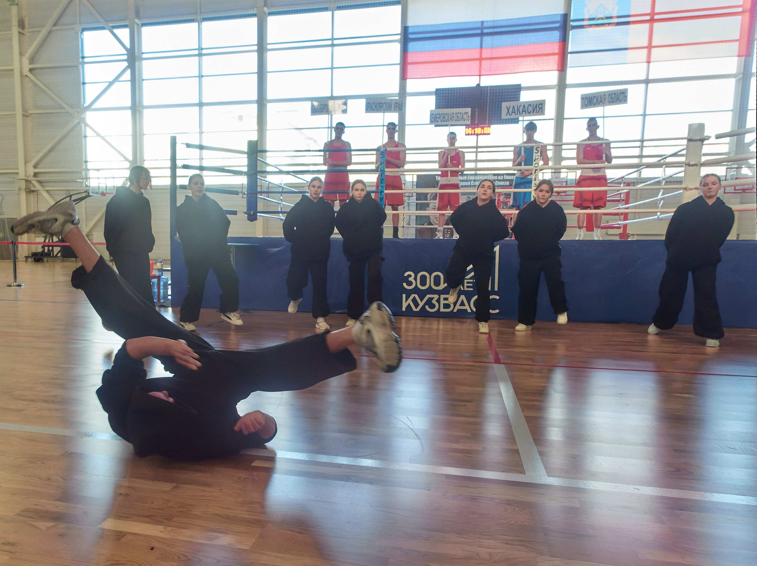 Открытие турнира по боксу памяти героя Советского Союза Михаила Крюкова. Семейный и детский фотограф в Междуреченск Олег Бамбульский