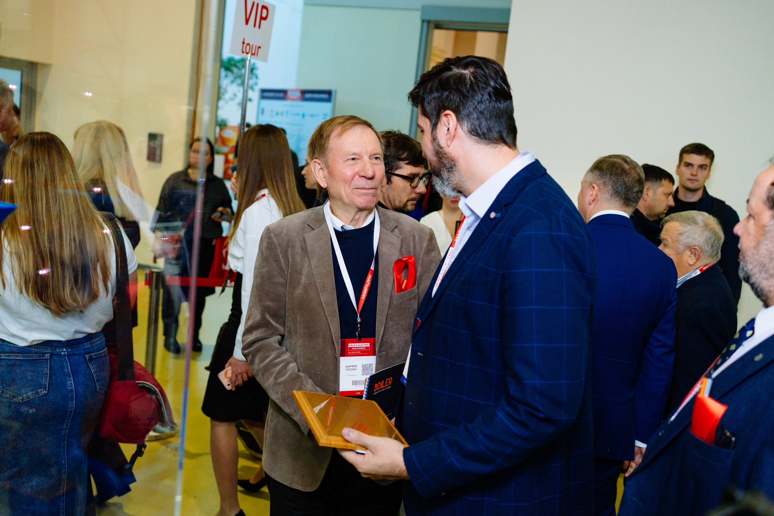 Heat & Electro Machinery Expo (стенд группы компаний ЕКС). Репортажный и портретный фотограф Алексей Полячек