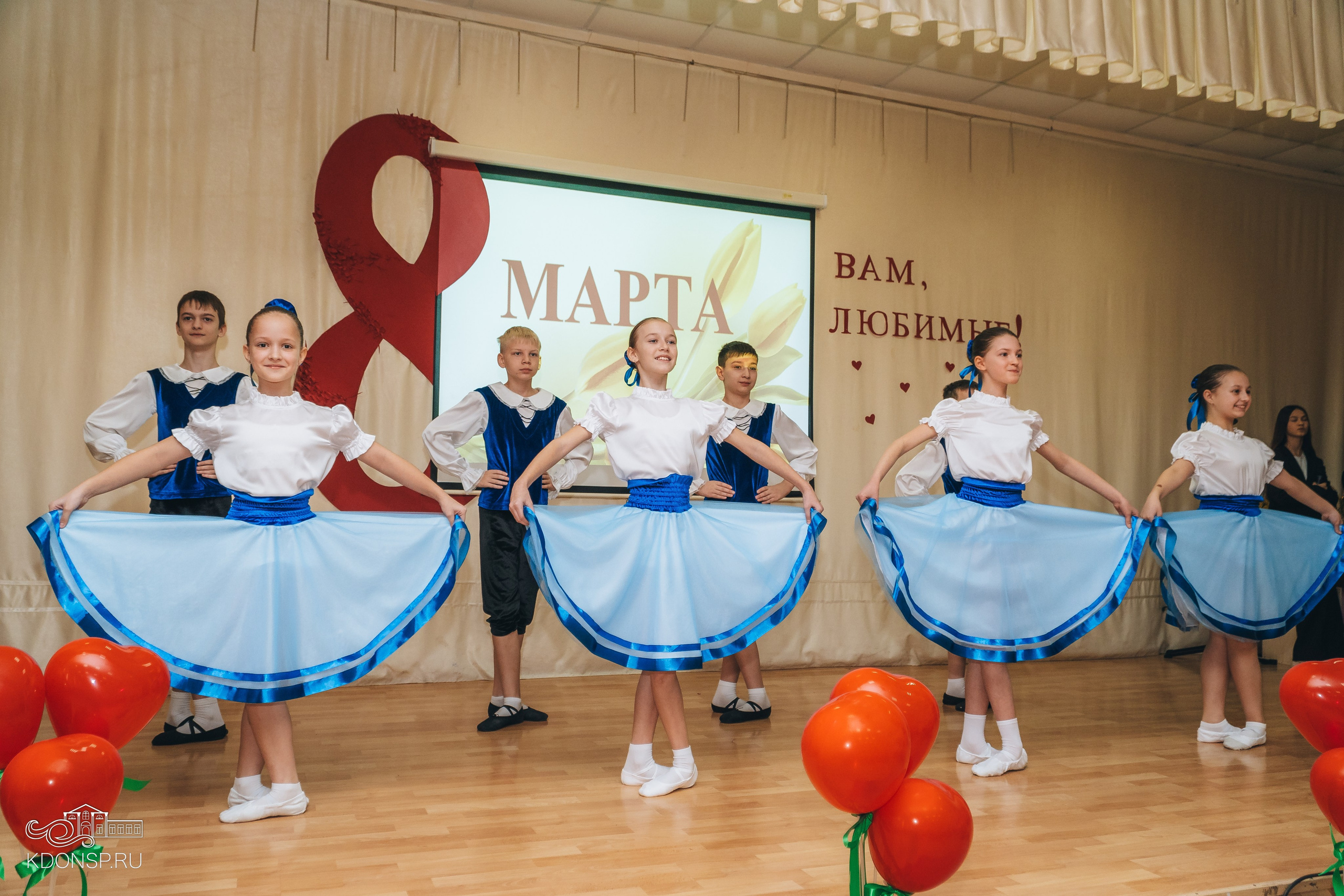 В преддверии праздника весны. Новотитаровский Дом культуры