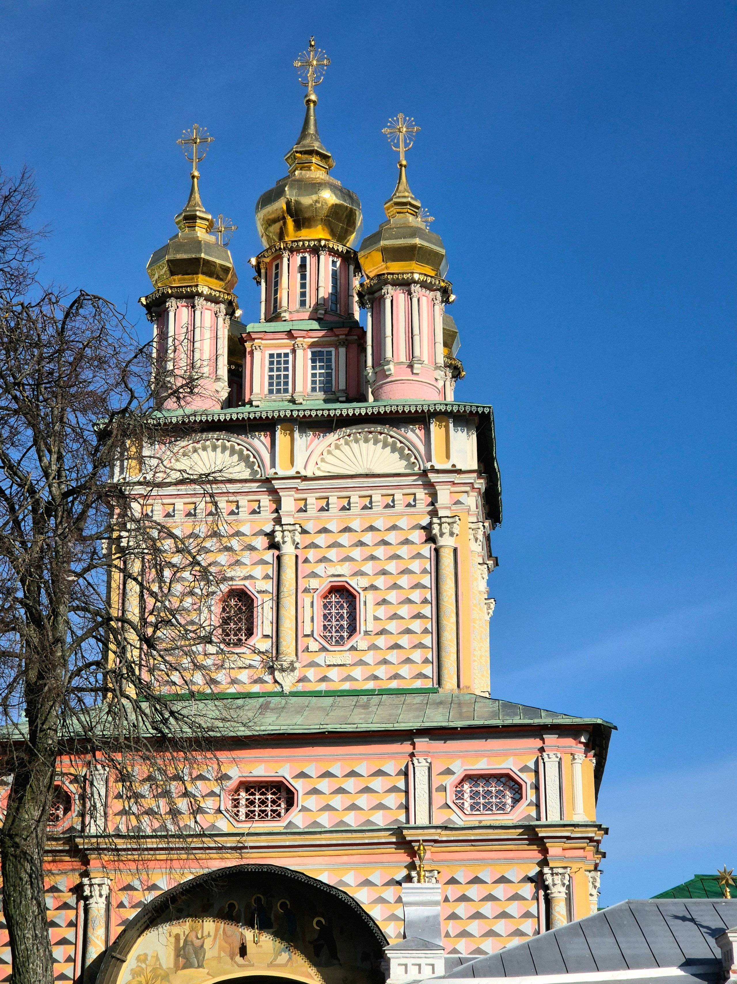 Надвратная церковь в честь рождества Иоанна Предтечи