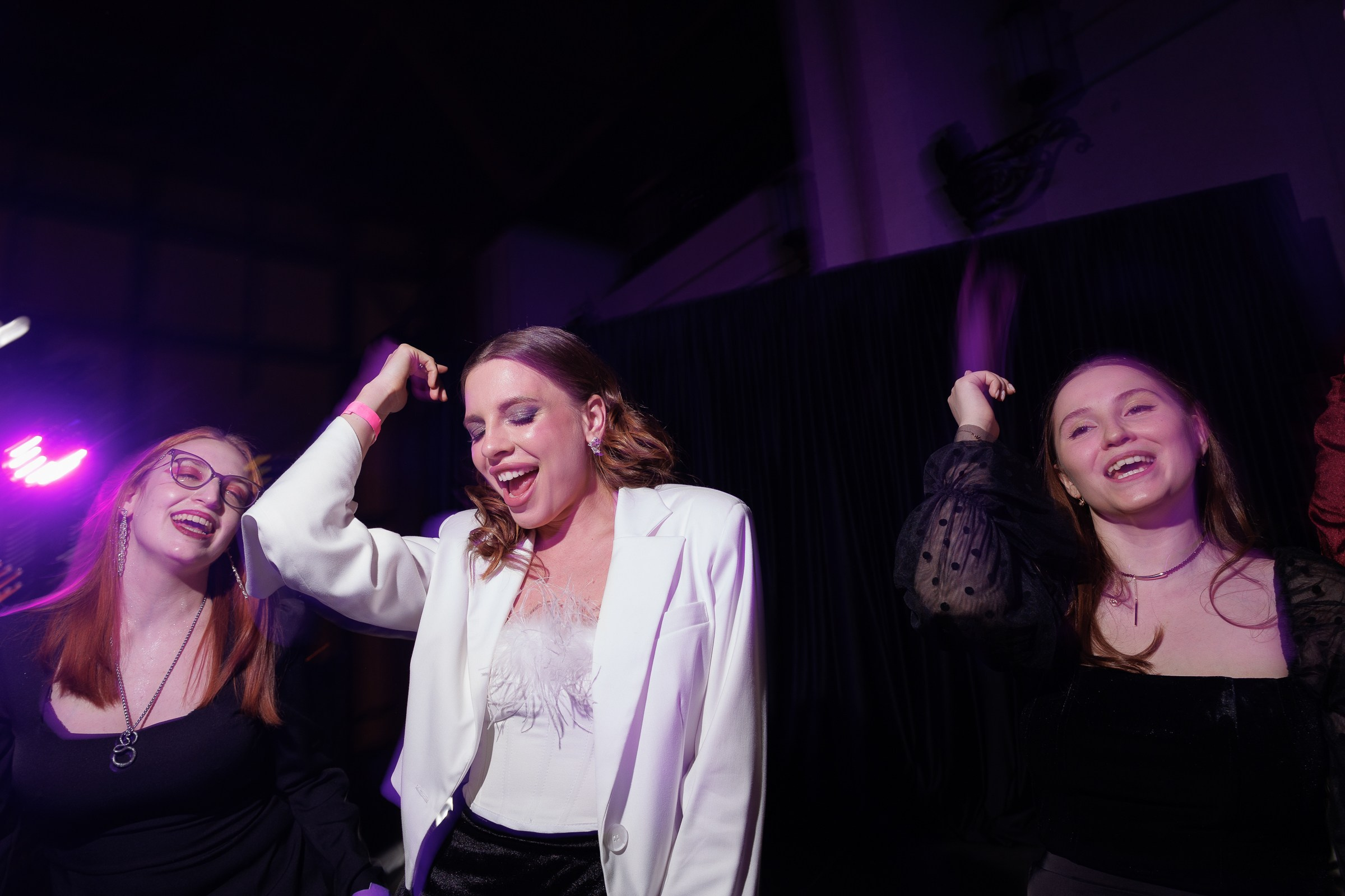 Фотограф на съемкку копоратива. Контент для бизнеса в Екатеринбурге Полдень Медиа