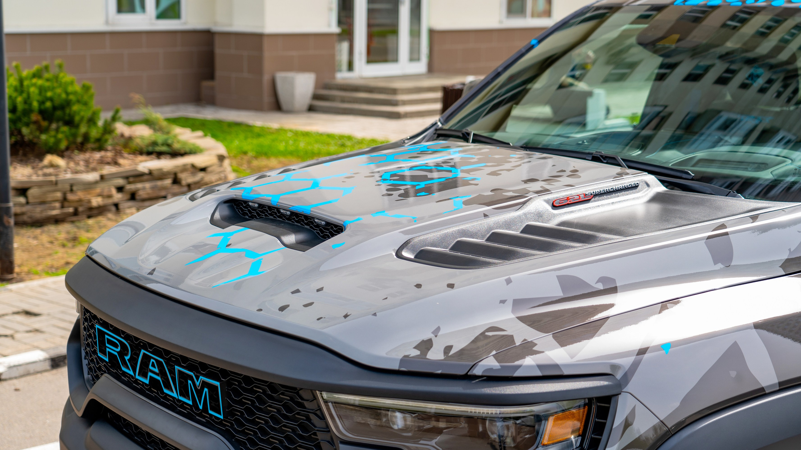 Винилография на RAM TRX. Студия дизайна и оклейки авто Barmaley Design