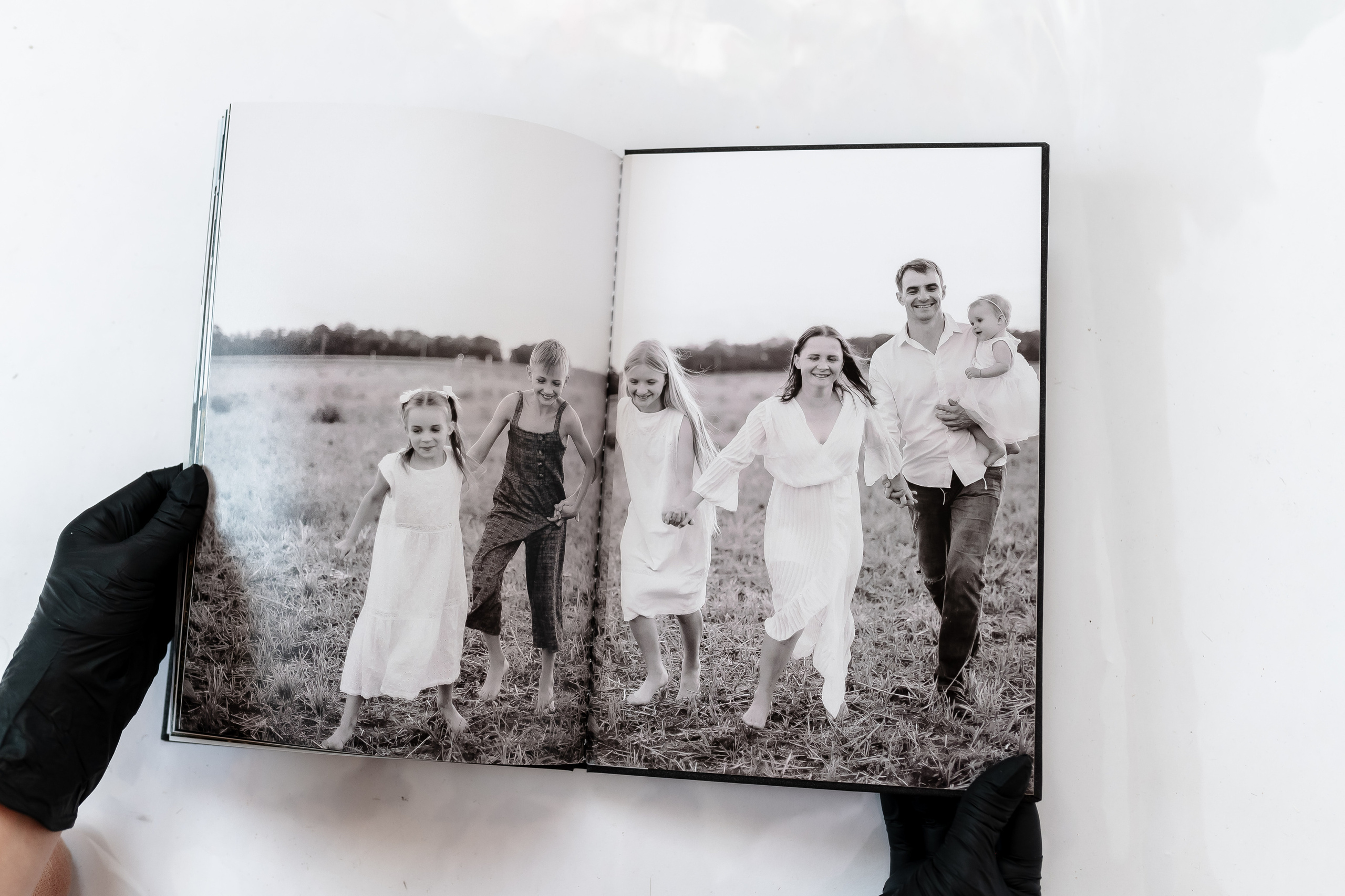 Мягкие листы в твердом переплете. Семейная съемка. Фотограф Котова Валентина