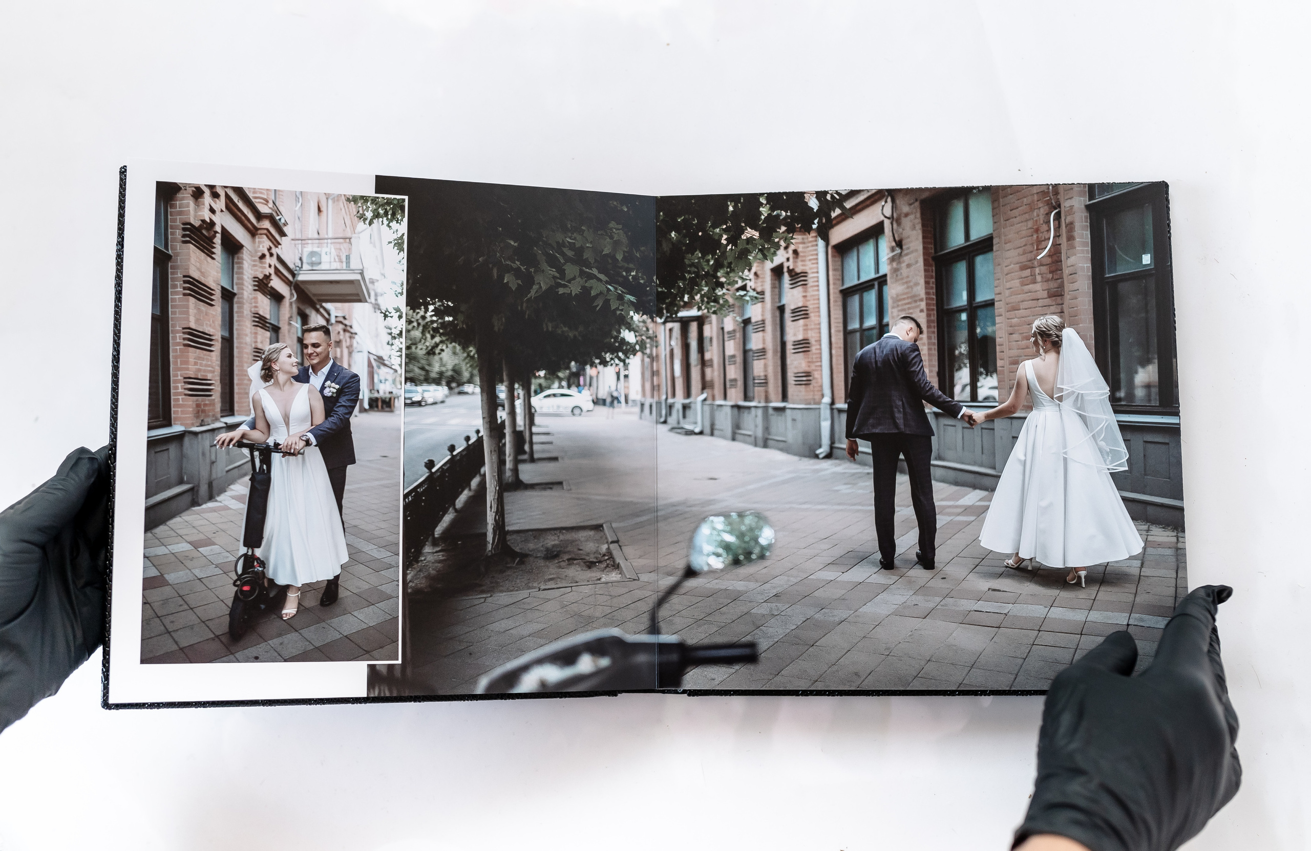 Кожзам, змеином переплете. Свадебная книга 25*25см. Фотограф Котова Валентина