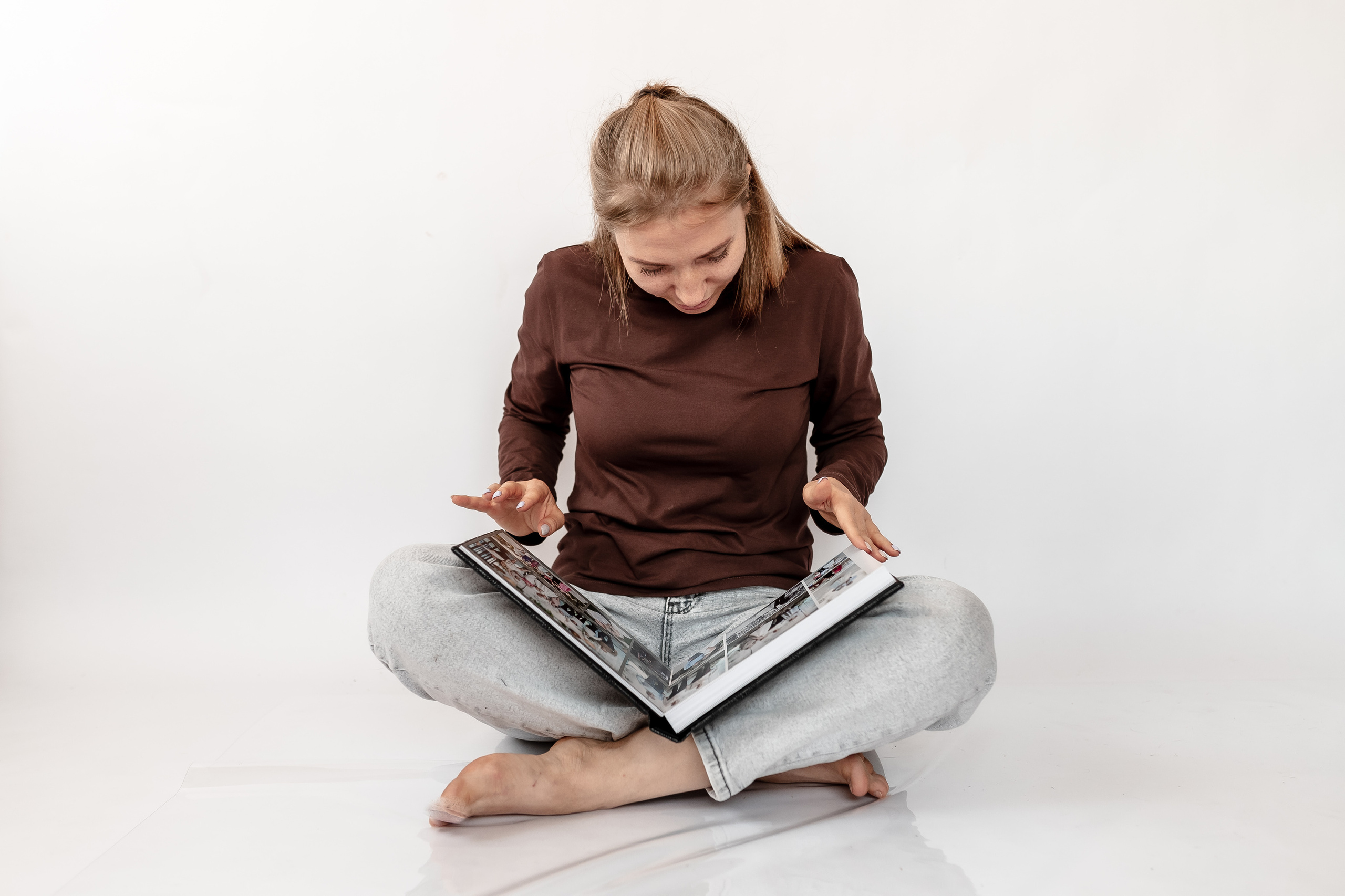 Кожзам, змеином переплете. Свадебная книга 25*25см. Фотограф Котова Валентина