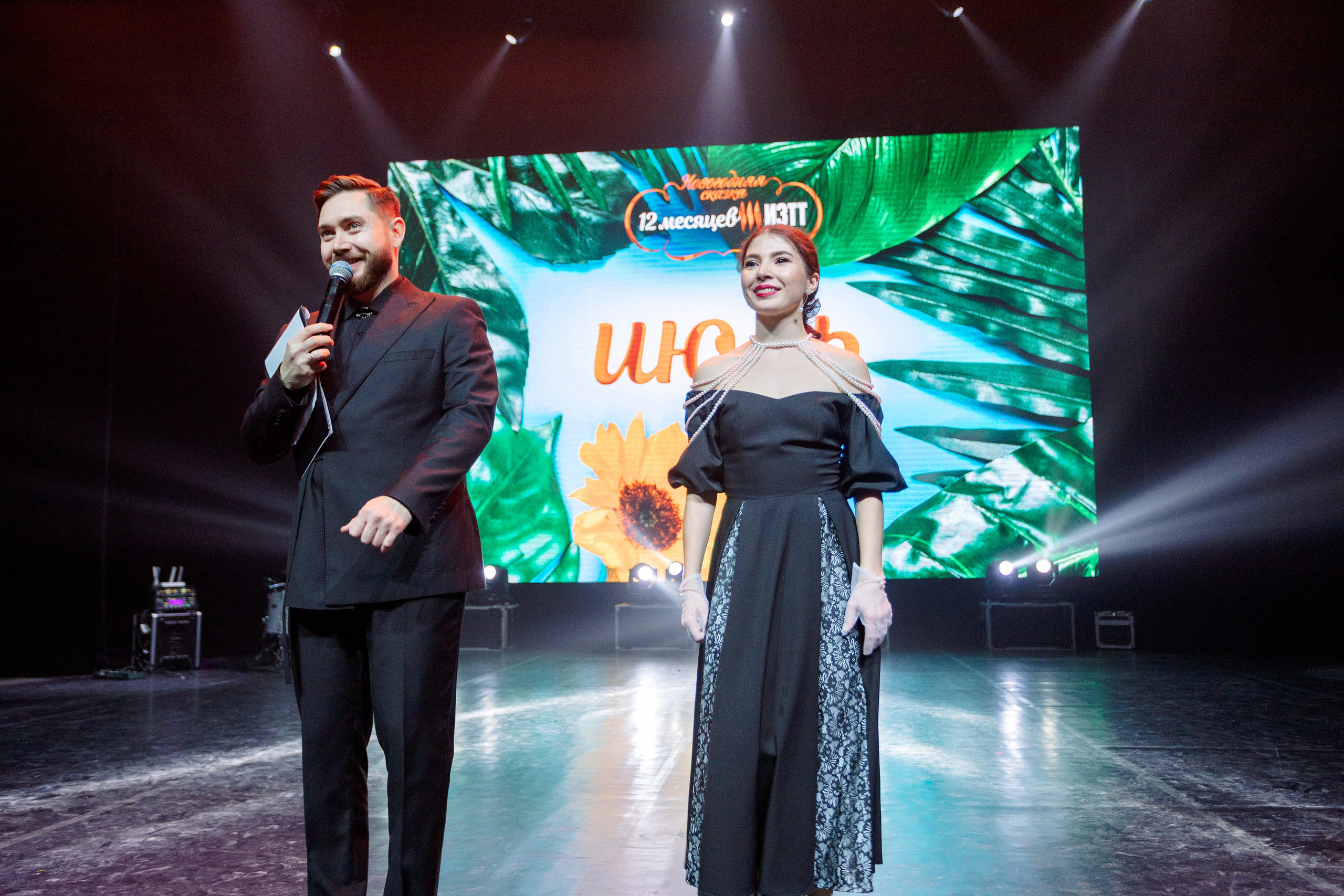 РЕПОРТАЖ: НОВЫЙ ГОД В ДК МЕТАЛЛУРГ. Профессиональный фотограф в Ижевске Леша Петров