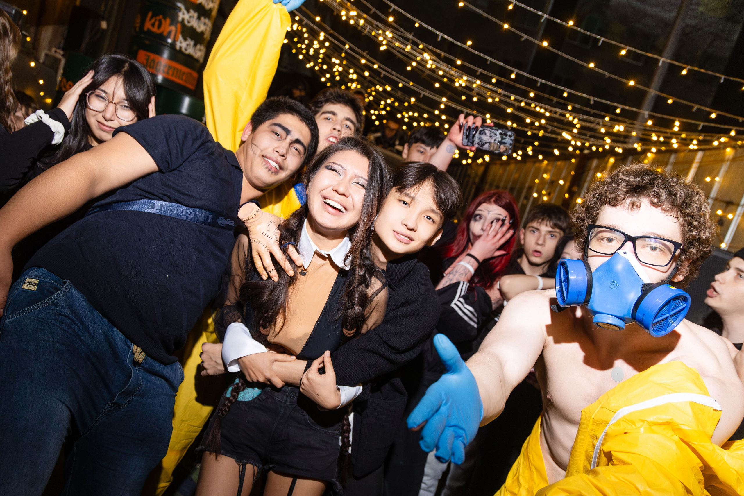 ВЫШКА WAVE — HALLOWEEN. Портретный фотограф в Алматы