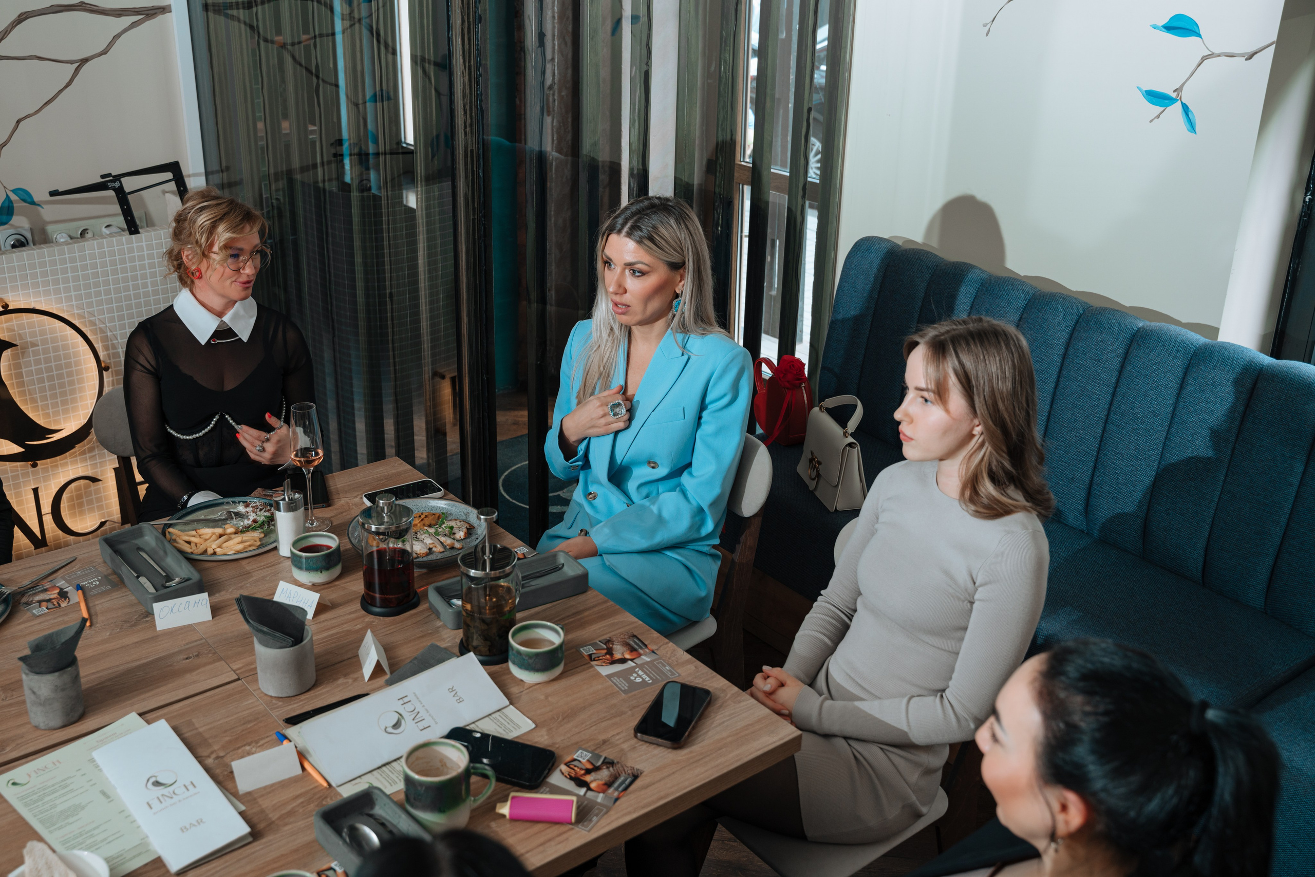 Мафия. Бар FINCH. ЖЕНСКИЙ КЛУБ LAXMI. Портретный фотограф в Санкт-Петербурге Дмитриева Наталия