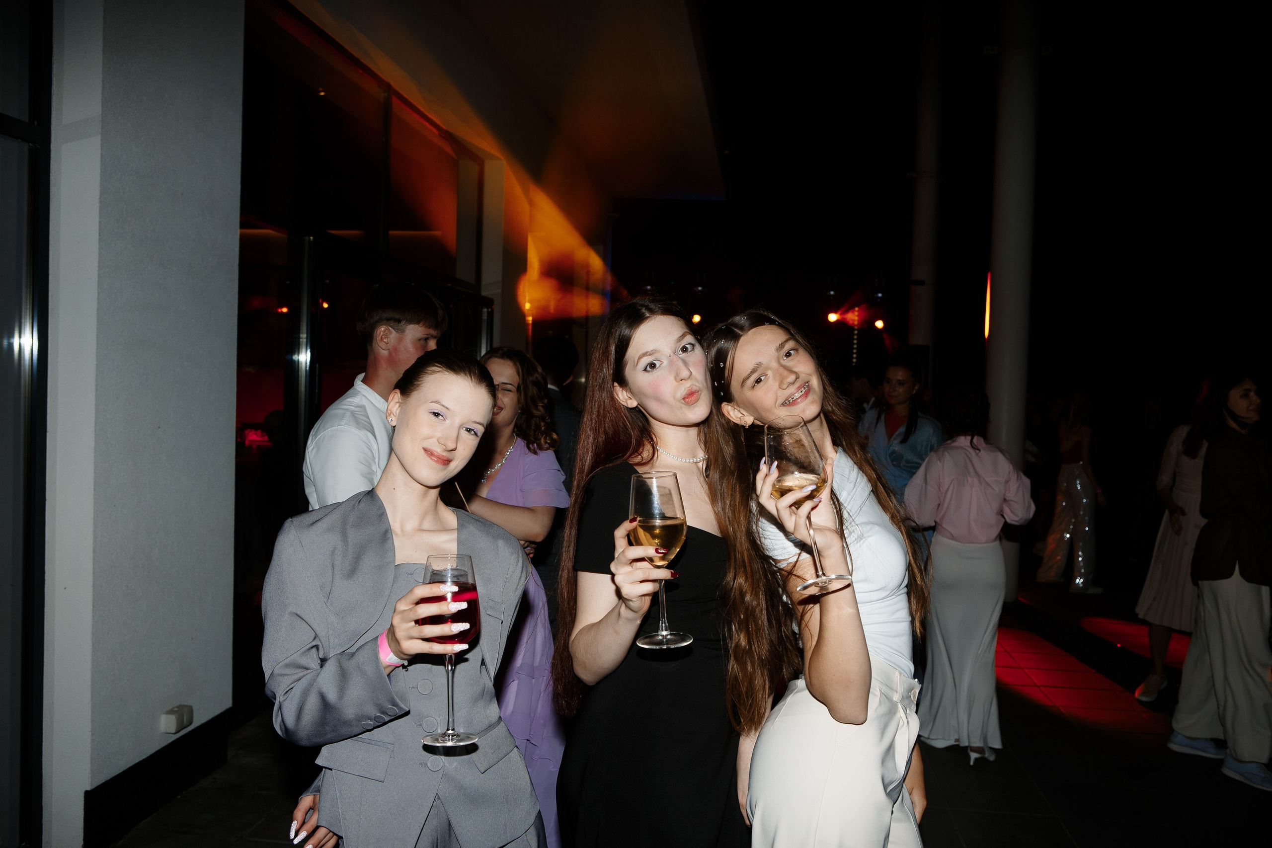 Выпускной Гимназия 12 2024 OpenHouse. Свадебный и портретный Фотограф в Липецке Дмитрий Котюков