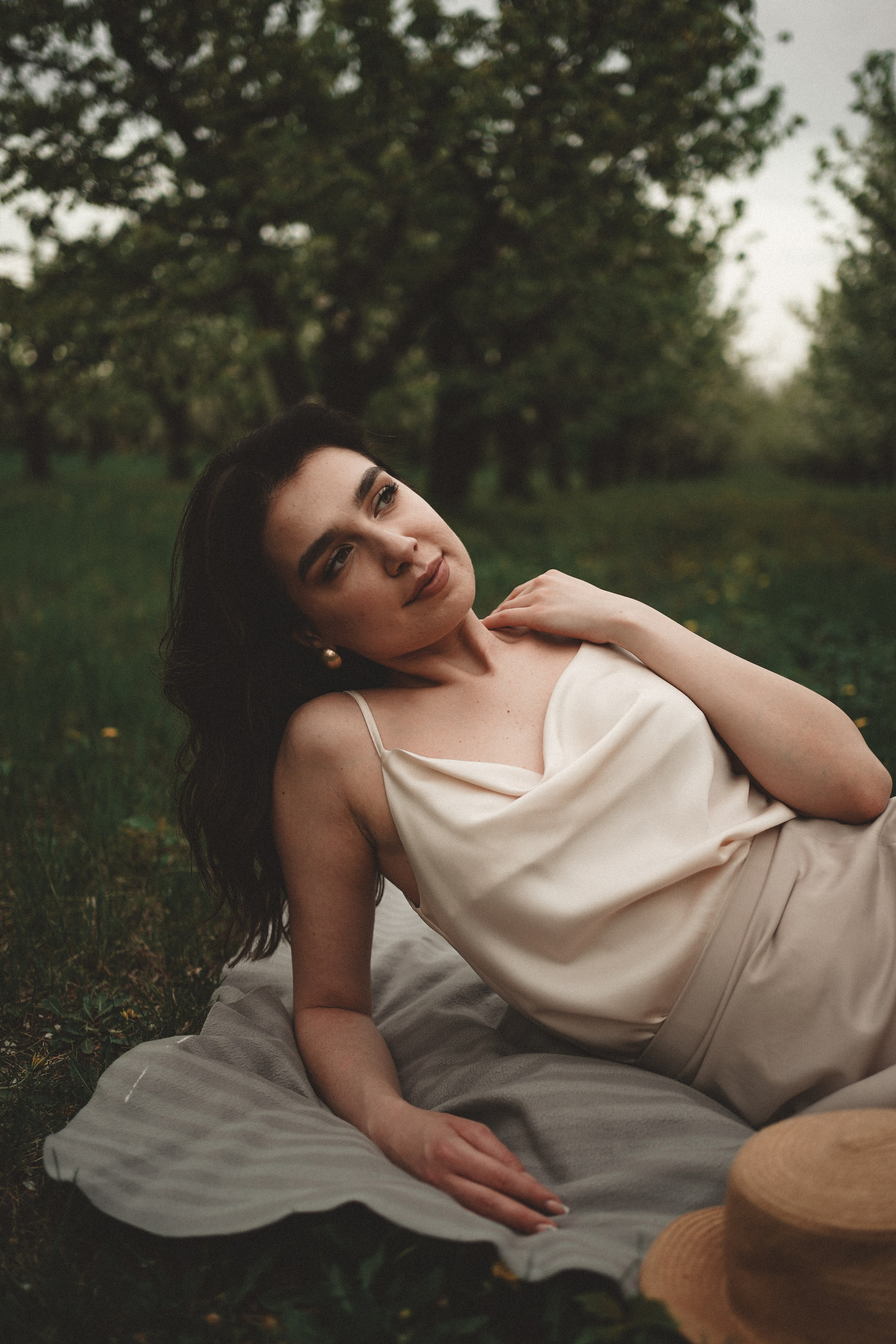 Фотосессия в цветущем саду в пос. Мускатный. Фотограф Ростов-на-Дону. Свадебный фотограф в Ростове-на-Дону. Таинство Крещения и Венчания, семейные фотосессии. Алёна Чёботова