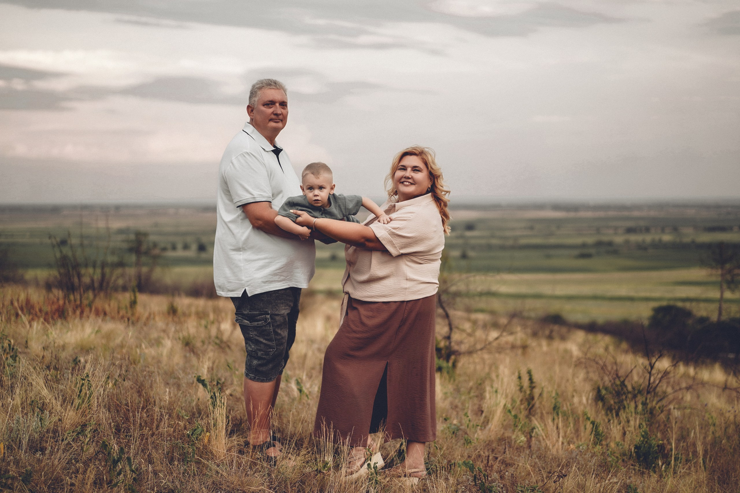 Фотосессия на природе. Свадебный фотограф в Ростове-на-Дону. Таинство Крещения и Венчания, семейные фотосессии. Алёна Чёботова