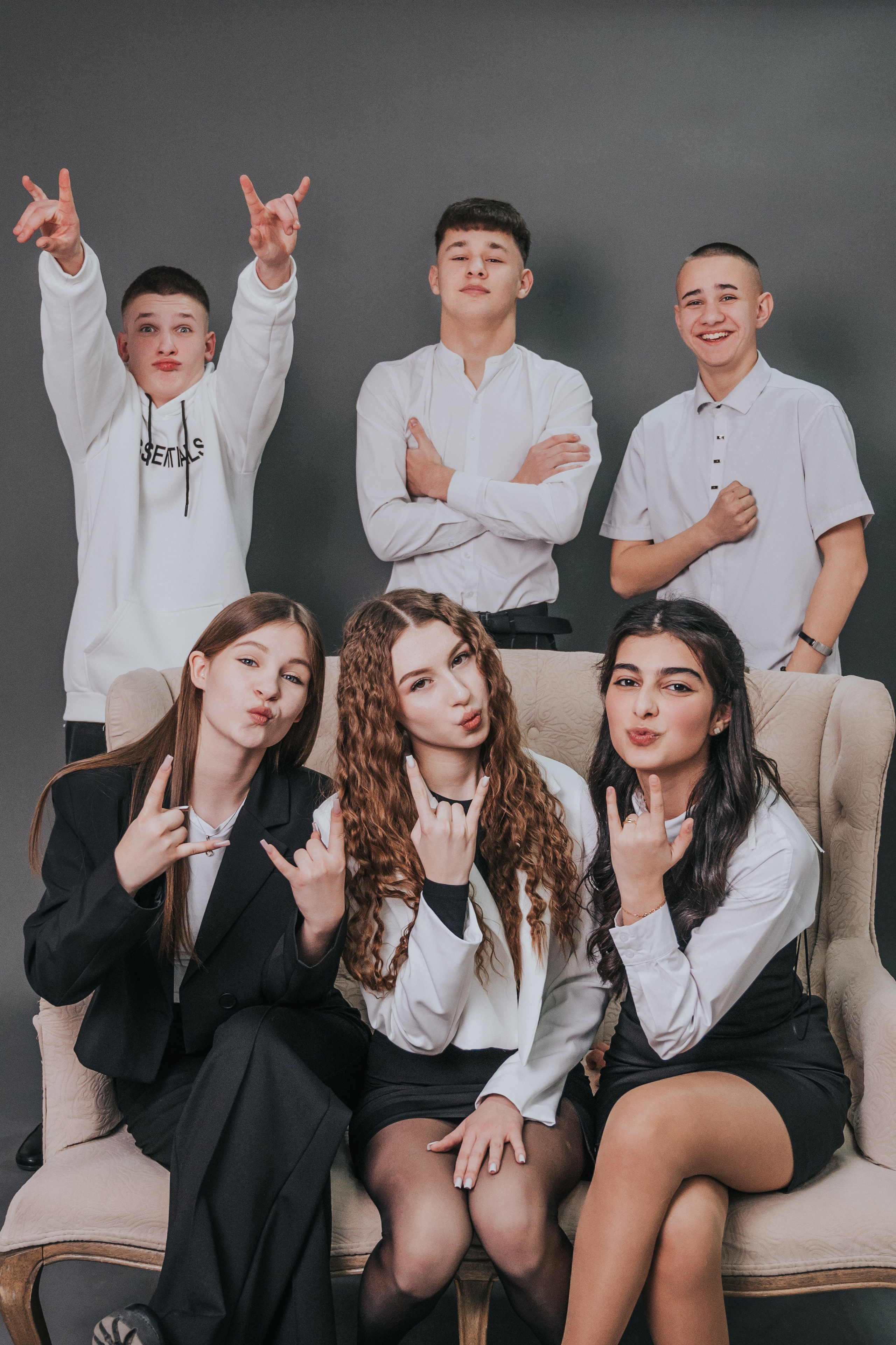 Фотостудия. Выпускные альбомы и Школьный фотограф в Алексеевке, Бирюче, Красном