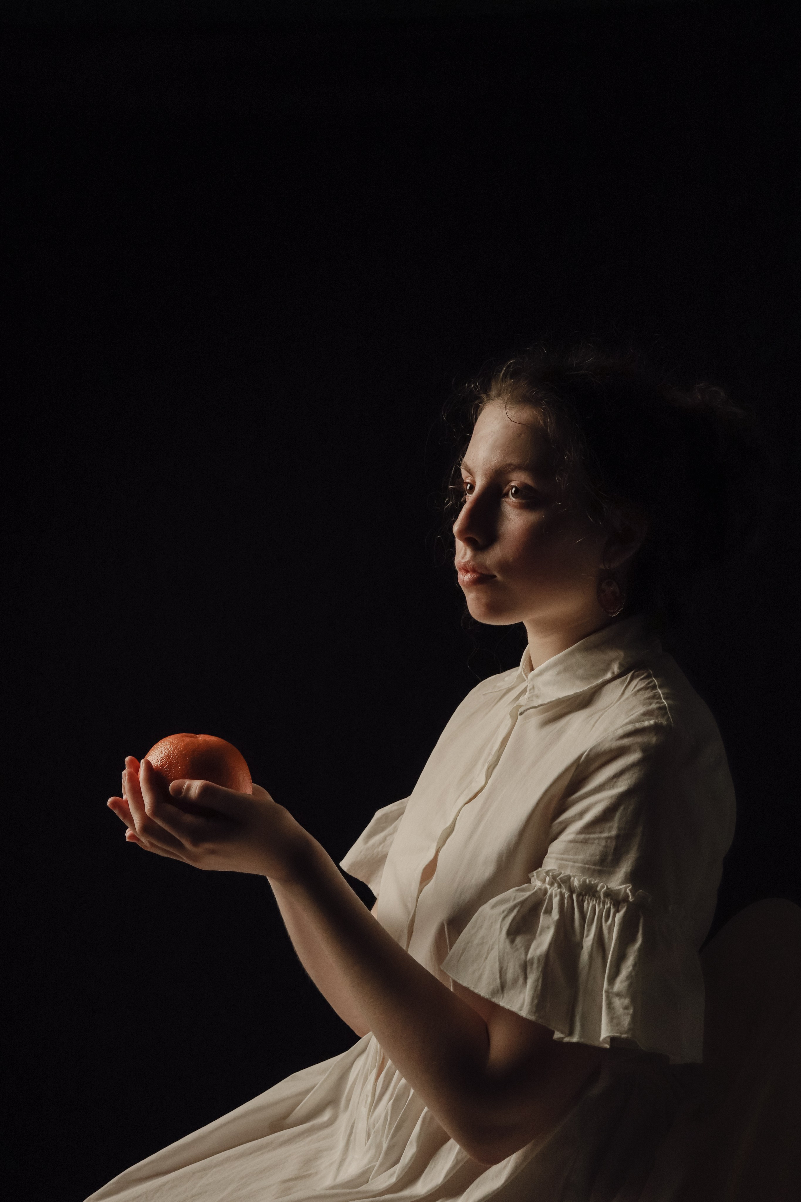 Арина и виноград. Ивентный фотограф в Санкт-Петербурге Олег Комков