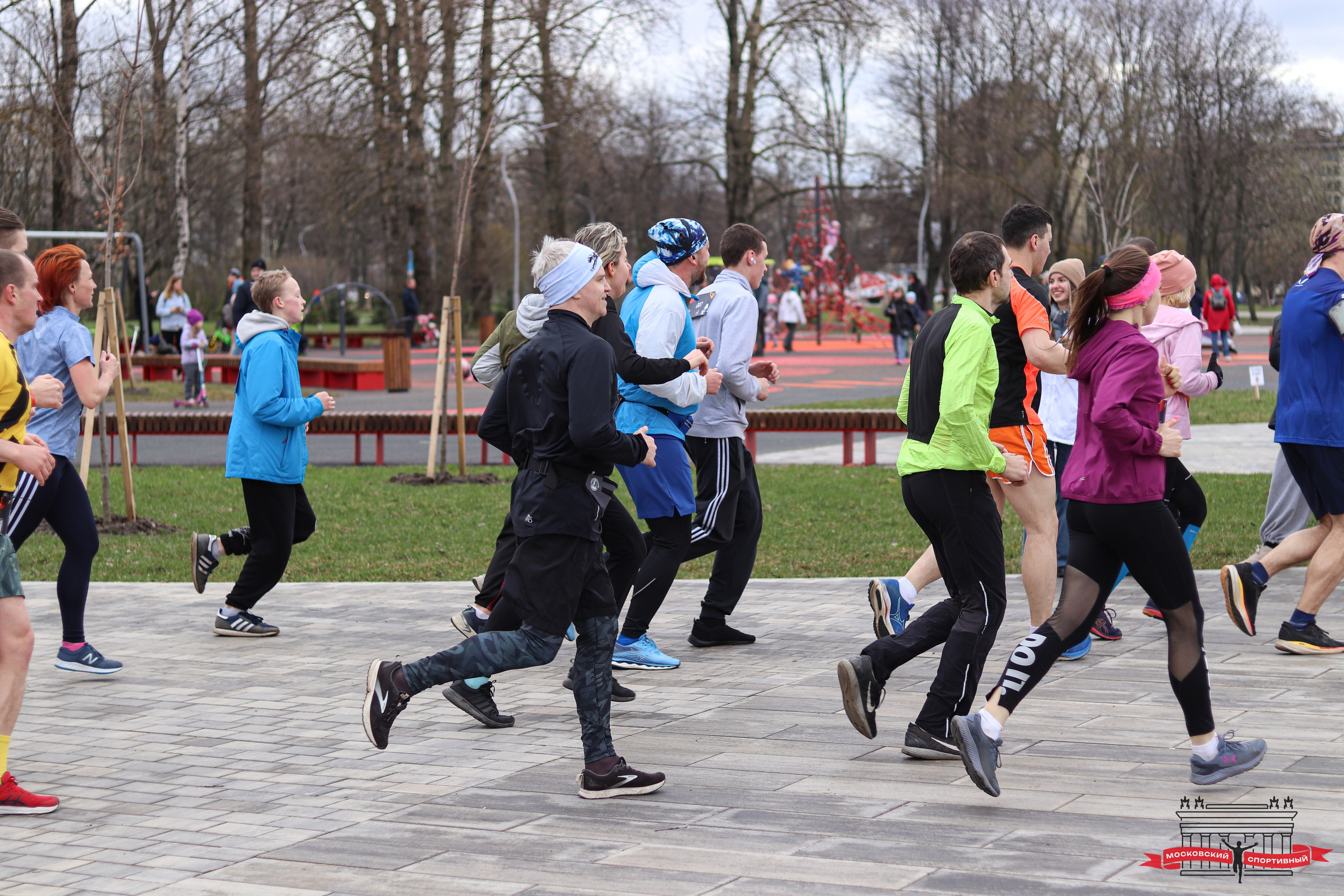 Московский Спортивный «КОСМИЧЕСКИЙ RUNOFF». Ивентный фотограф в Санкт-Петербурге Олег Комков