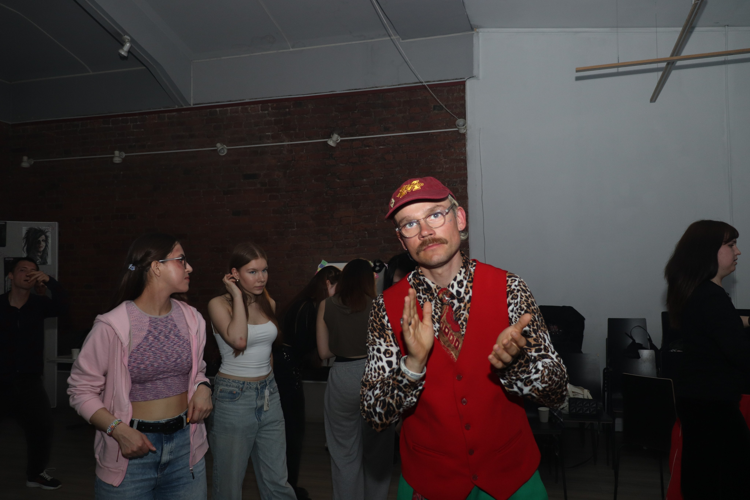Дискотека 90х молодёжного «клуба 52». Ивентный фотограф в Санкт-Петербурге Олег Комков