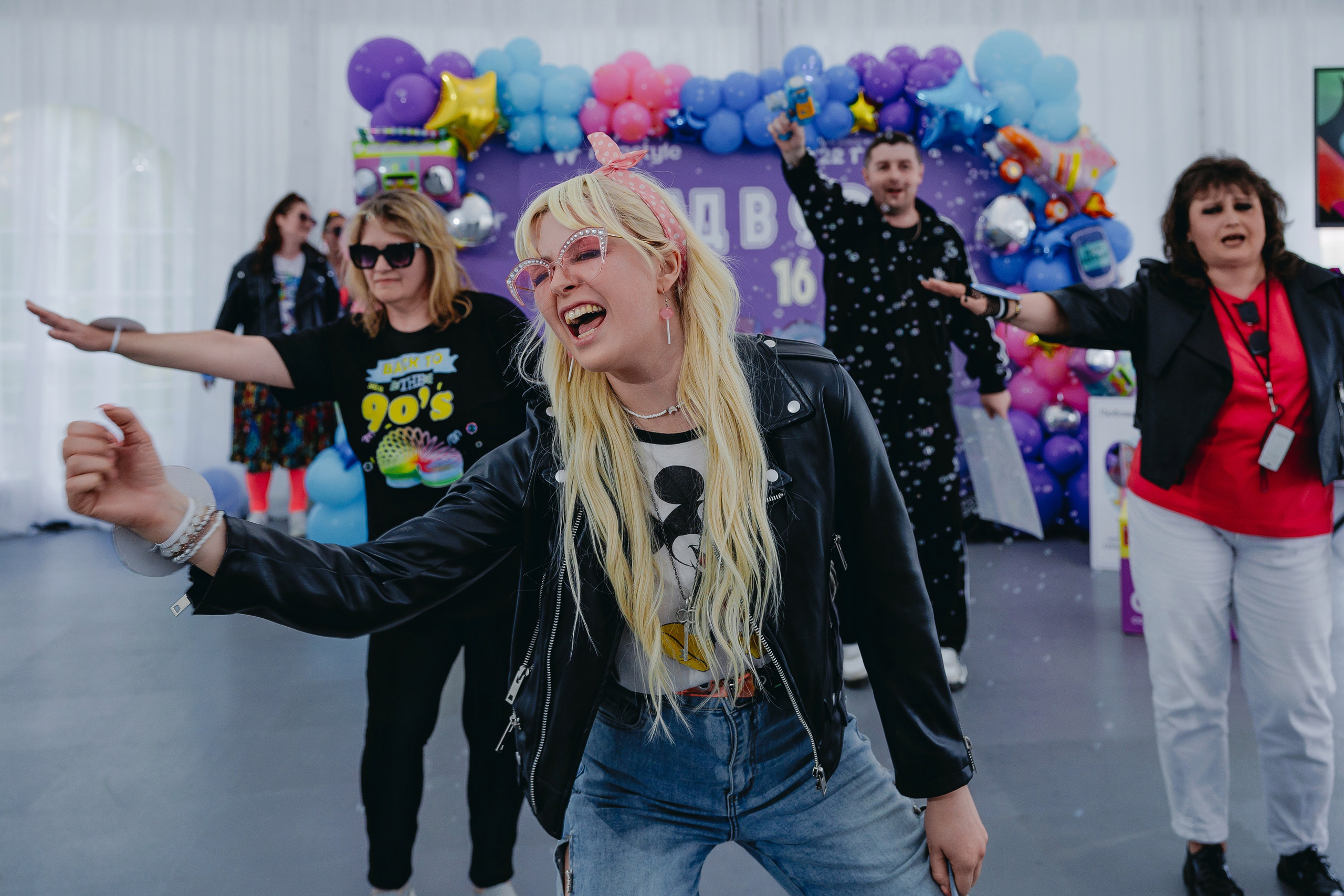 NikaStyle 22 года: назад в 90-Е (team building). Свадебный фотограф во Владимире Евгений Топаз