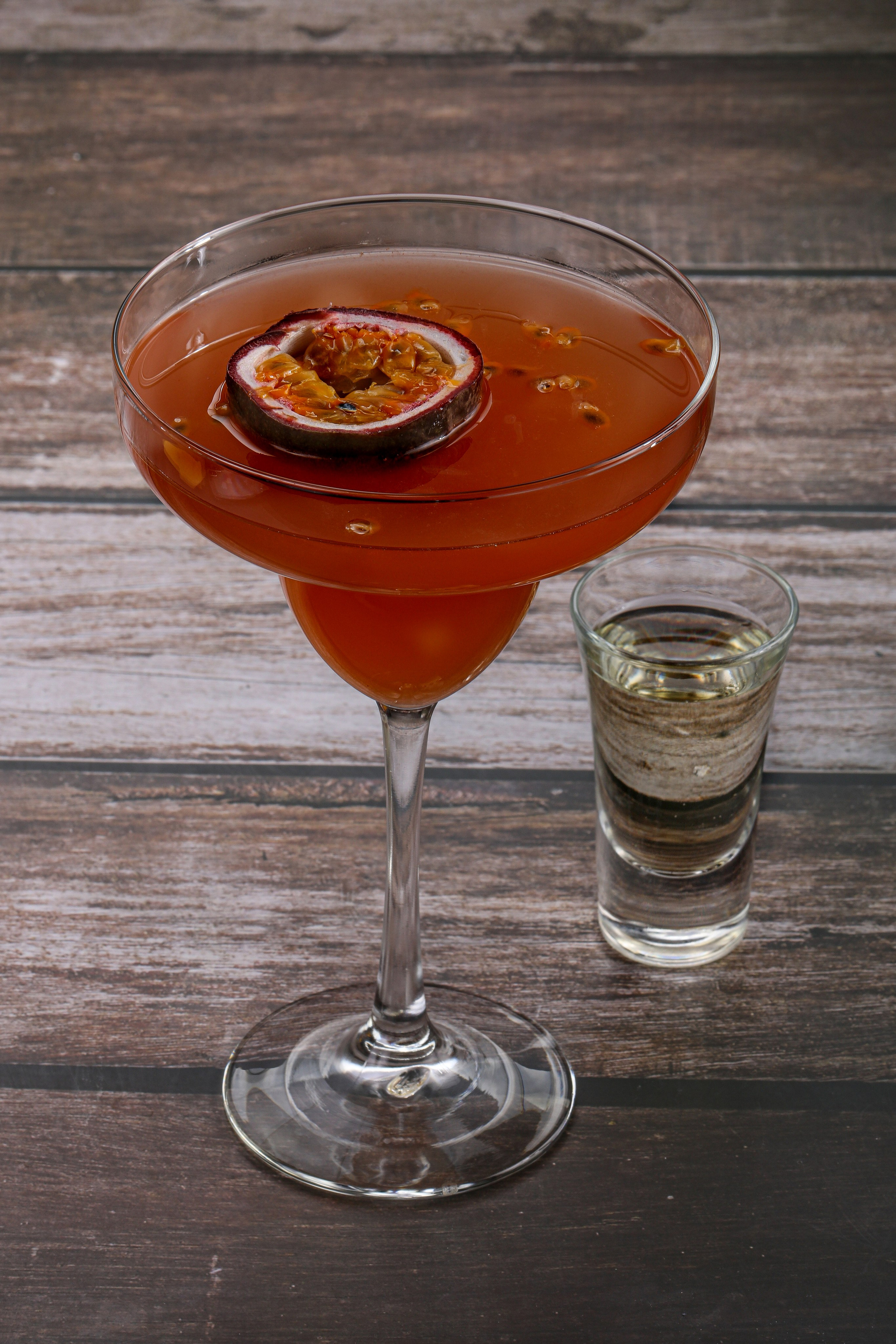 Фотосъемка суши и роллов. Заказ по тел.: +7 (906) 006-90-22. Фуд-фотограф Андрей Старостин — съемка еды в Москве. 9000 руб. в час