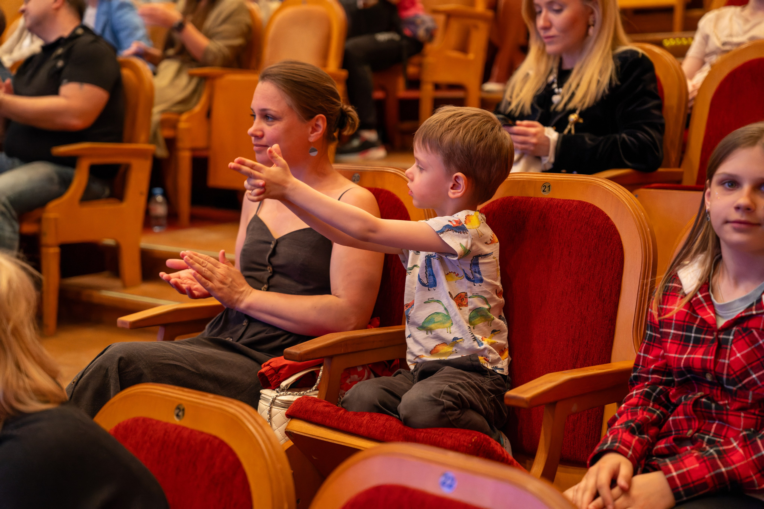 Съёмка благотворительного спектакля «Новая история деревянного мальчика». «Студия DRONAVT`s» — видеосъёмка и фотография г. Москва