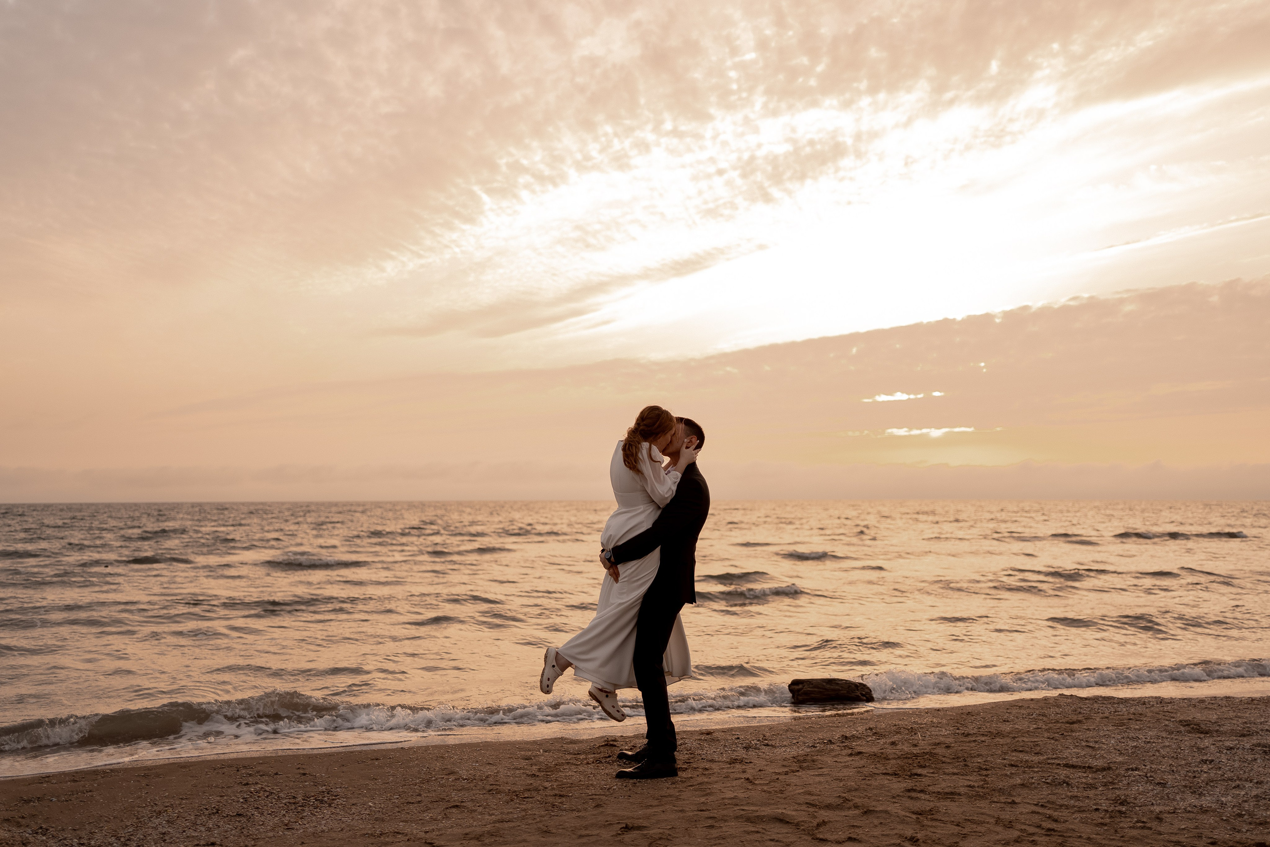 Свадебная прогулка на море в Анапе. Карпенко Марина свадебный и семейный фотограф Анапа, Краснодар, Геленджик, Сочи, Темрюк