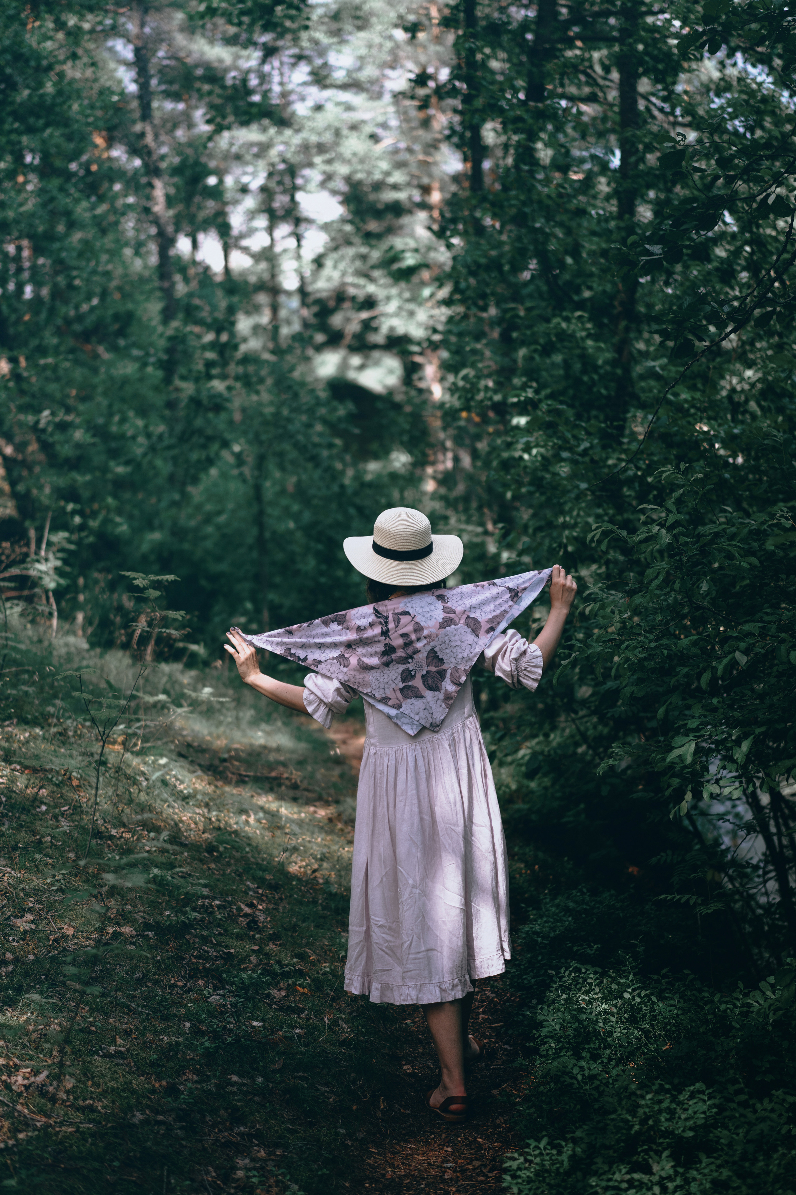 Для бренда Tenka Blichok в лесу. Фотограф в Санкт-Петербурге Батурина Елена