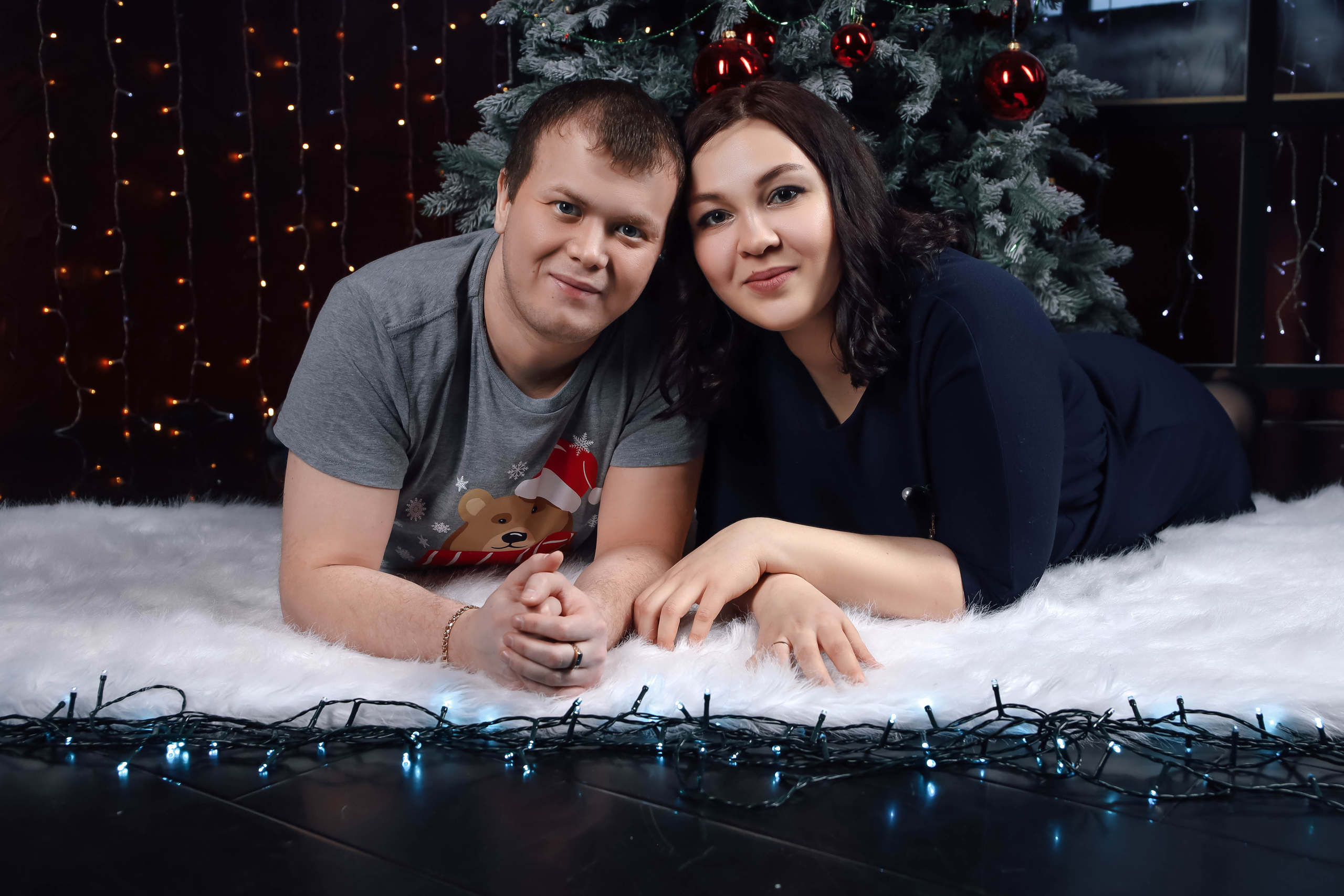 Анна с семьей.Новогодняя 2022