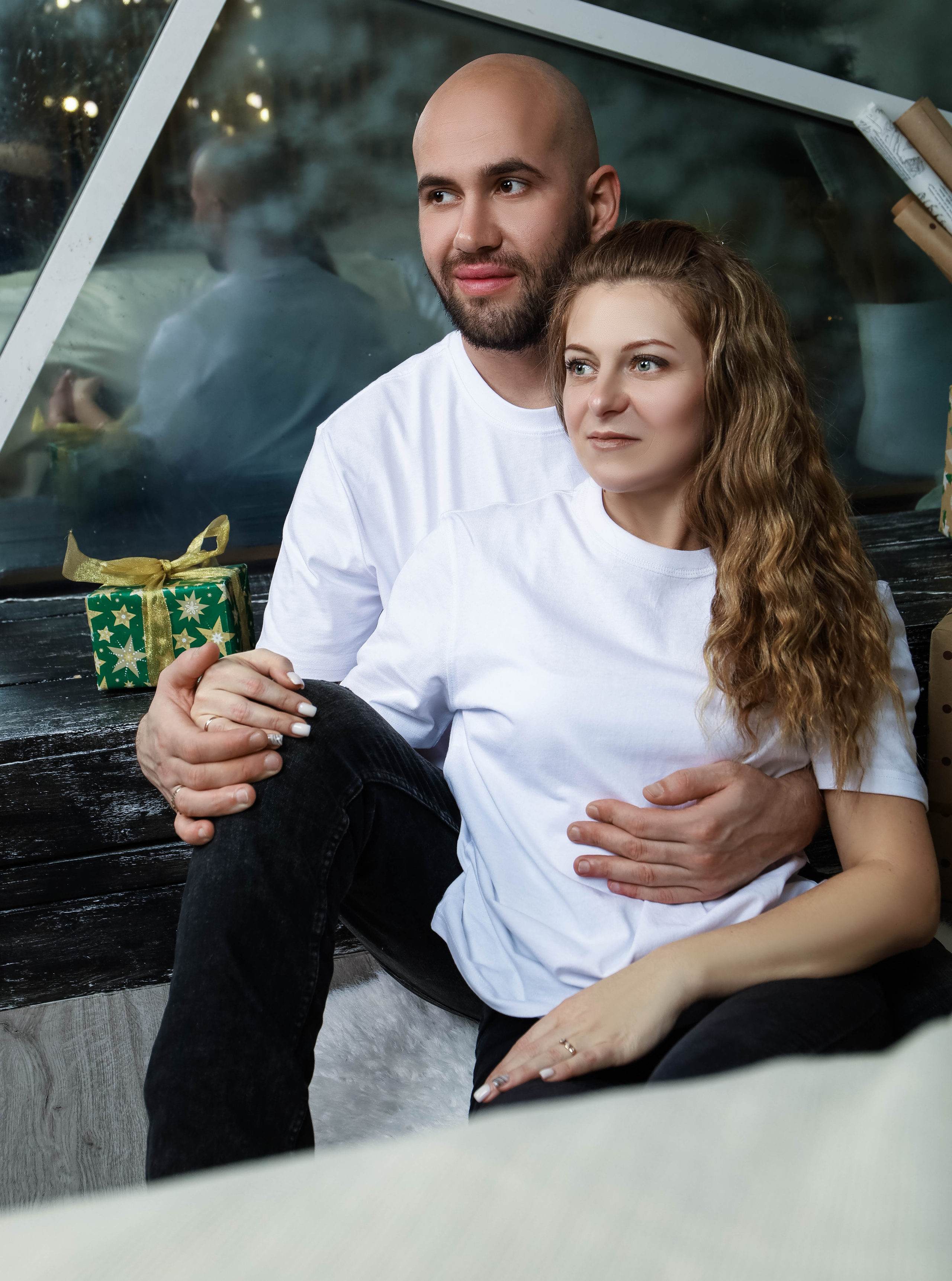 Надежда с емьей.Новогодняя 2022