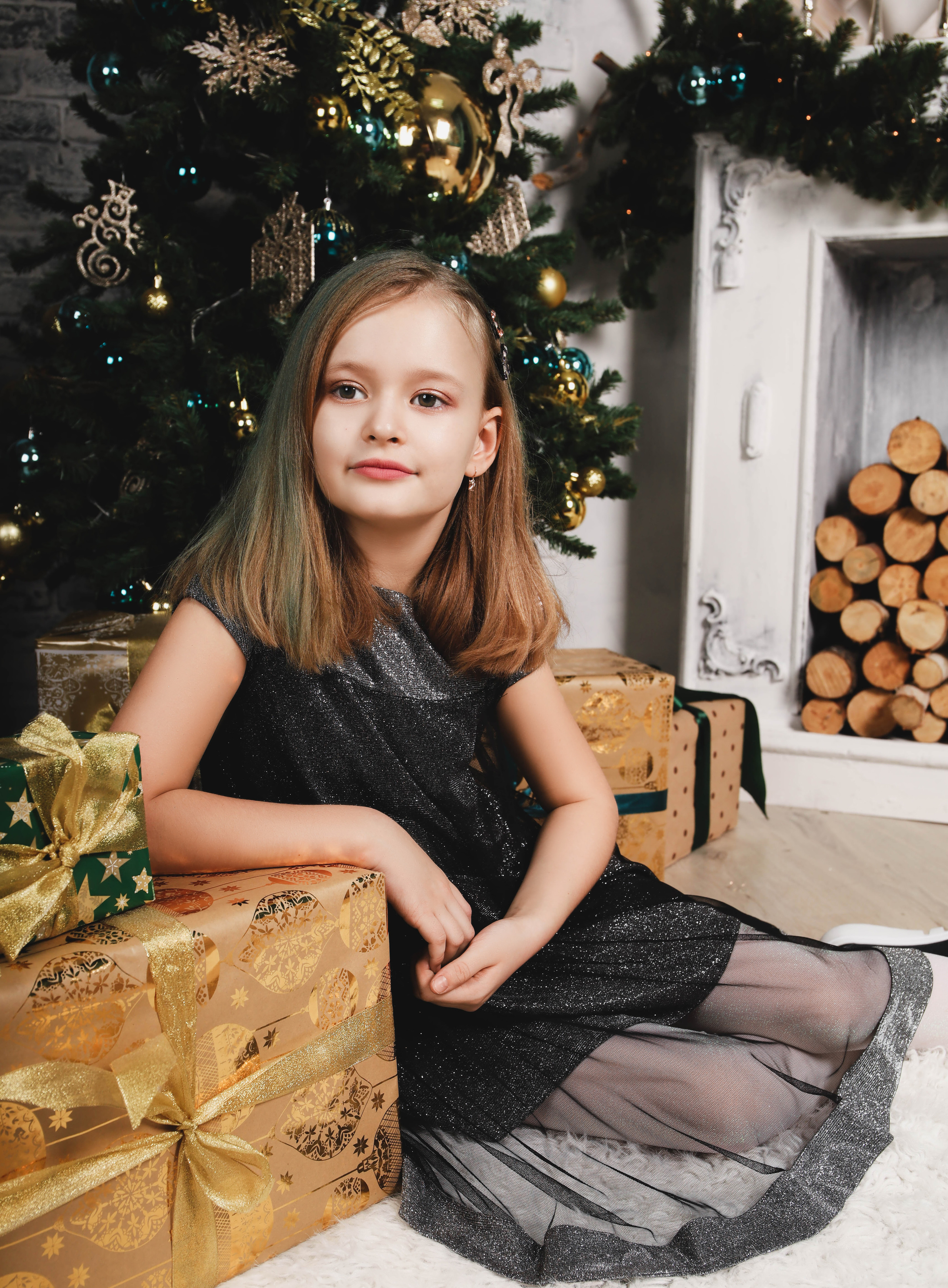 Гуля с детьми.Новогодняя 2022