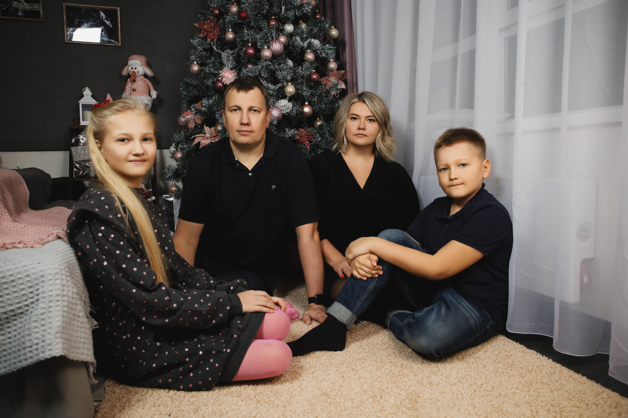 Ксения с семьей.Новогодняя 2022