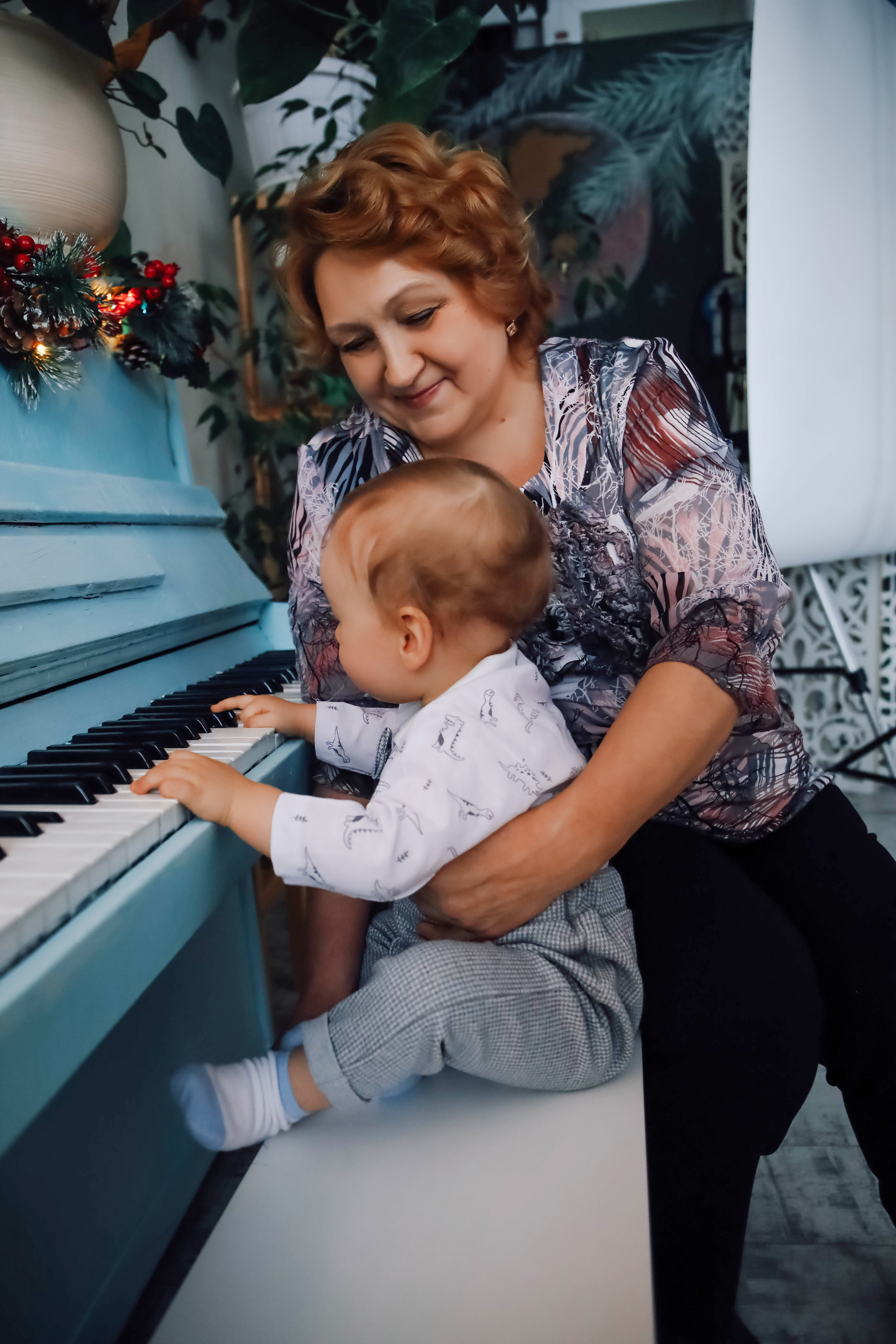 Анна с семьей.Новогодняя 2022