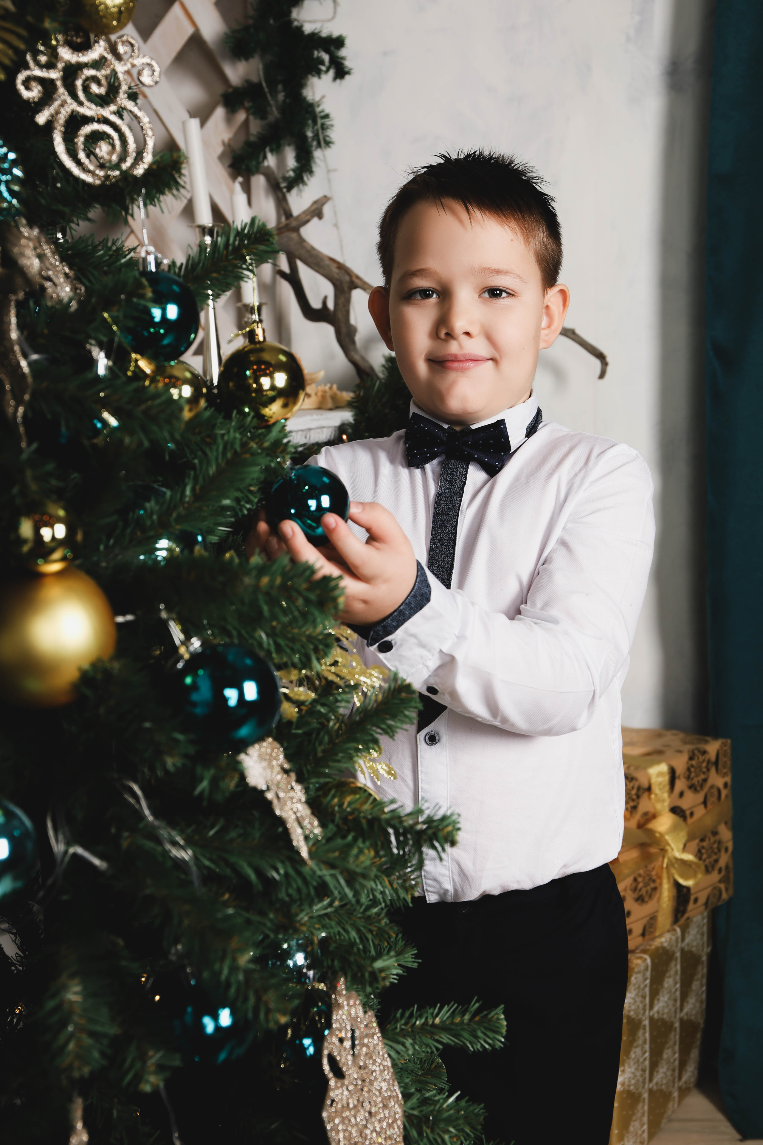 Гуля с детьми.Новогодняя 2022