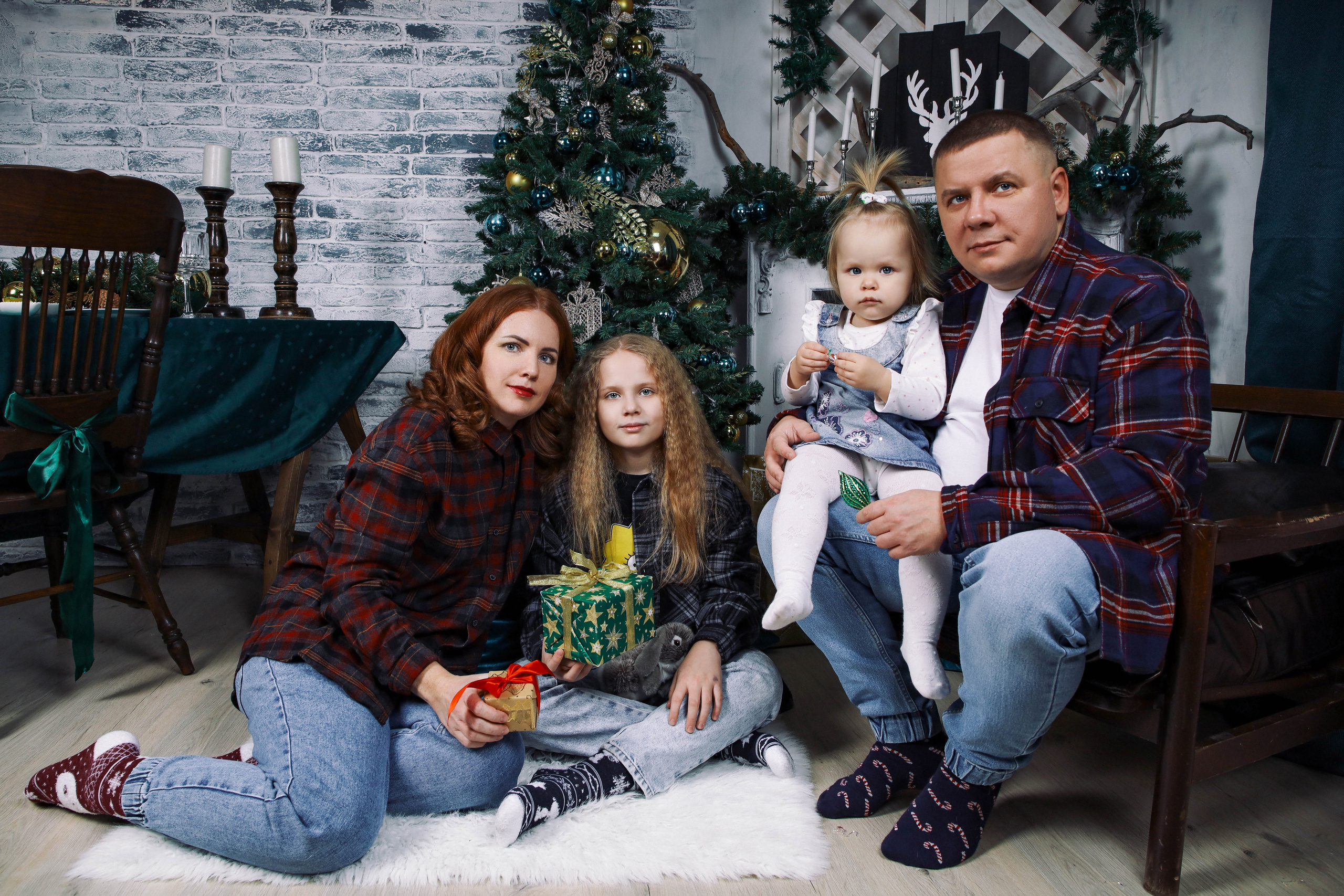 Наталья с семьей.Новогодняя 2022