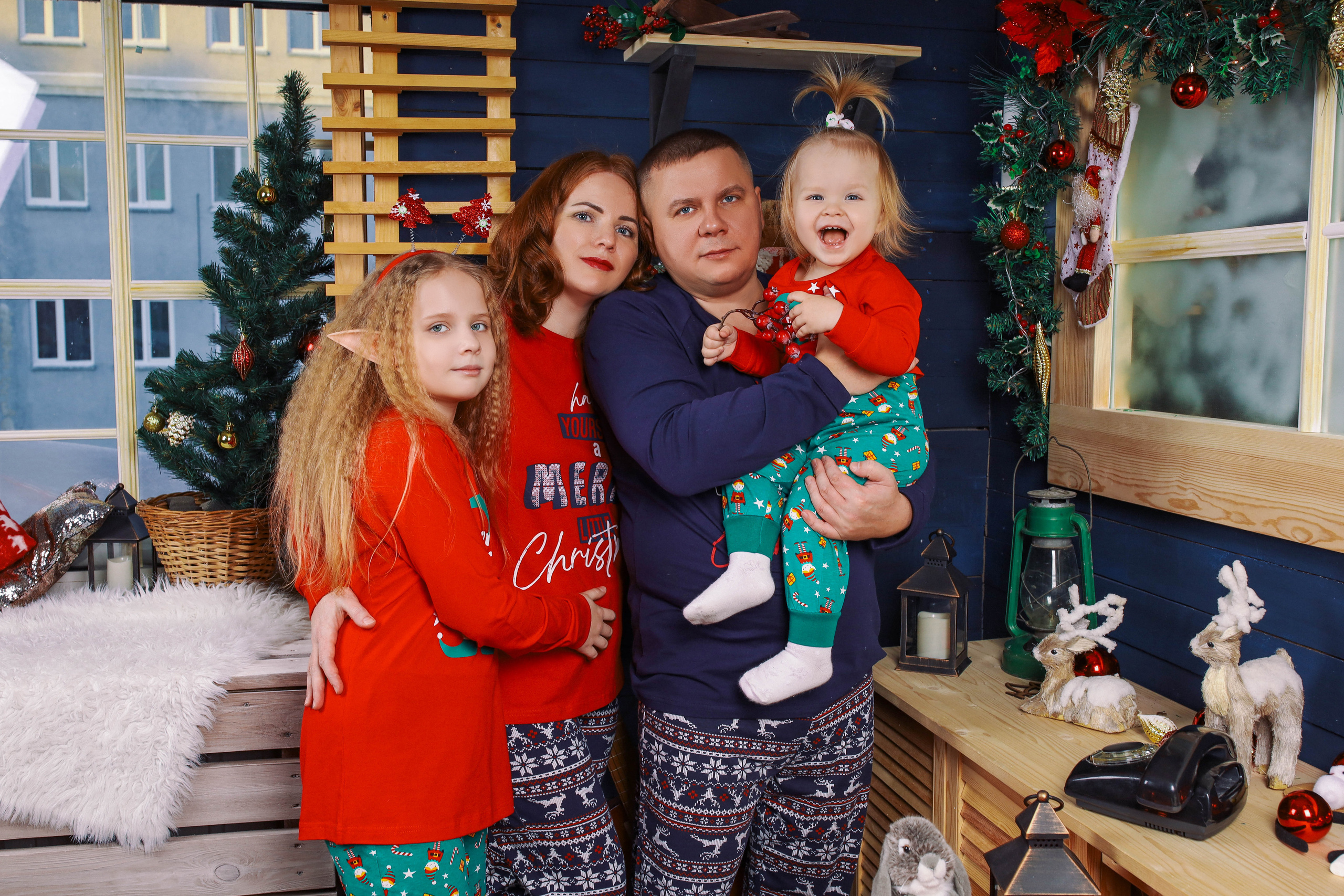 Наталья с семьей.Новогодняя 2022