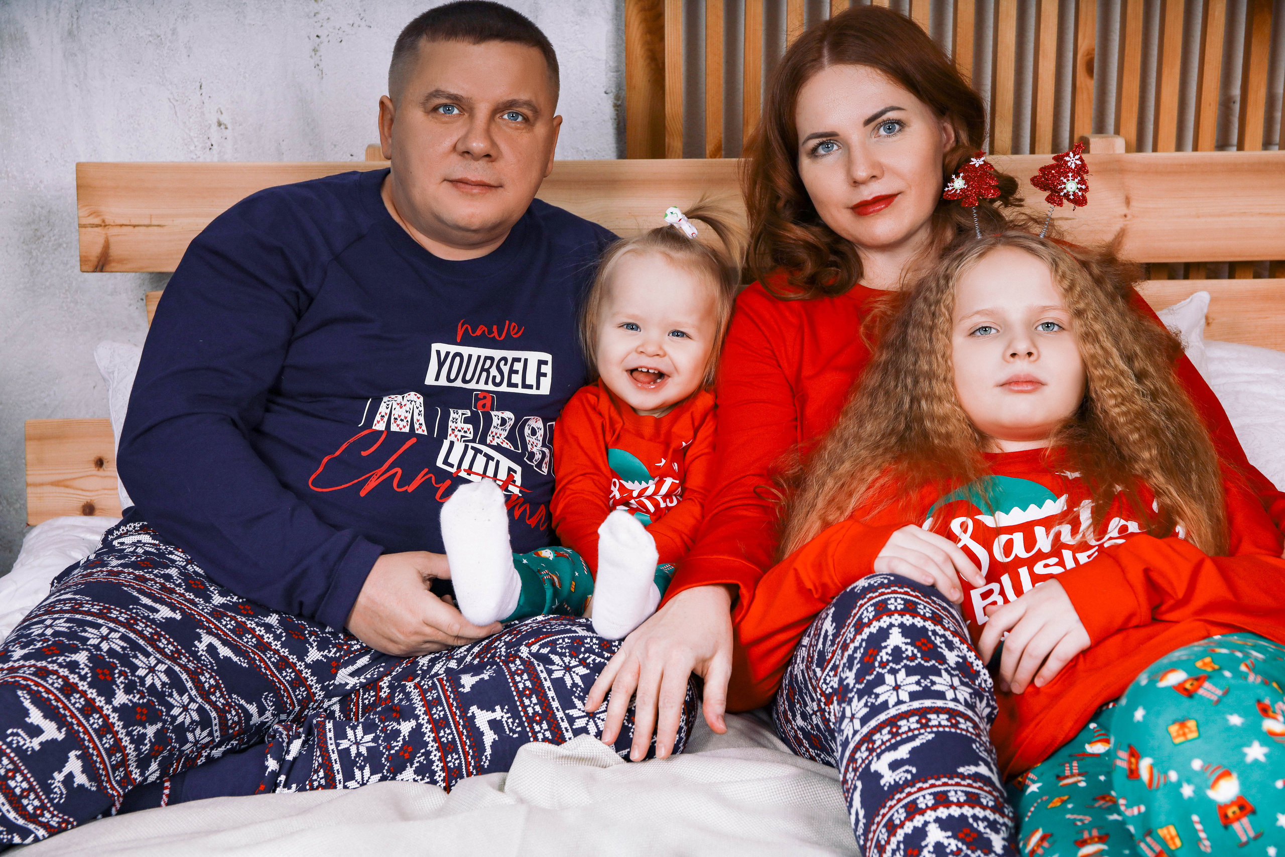 Наталья с семьей.Новогодняя 2022