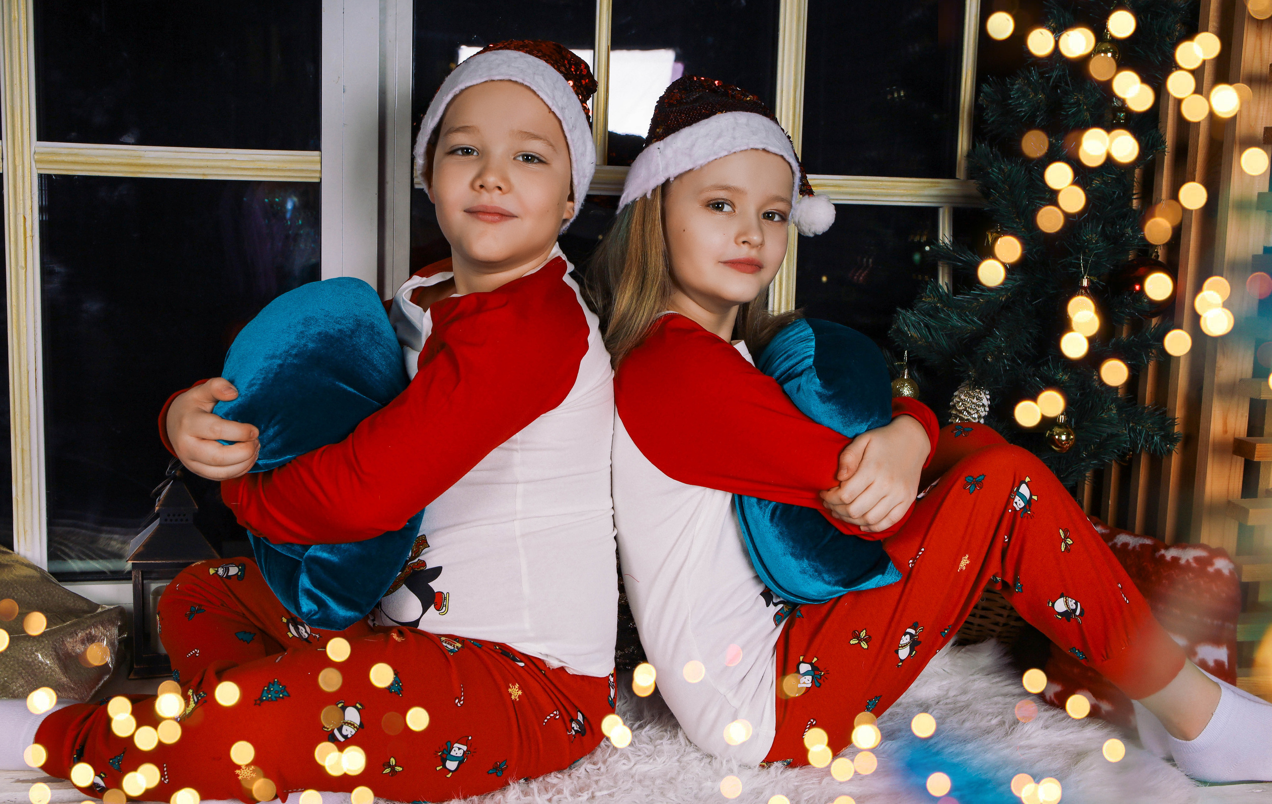 Гуля с детьми.Новогодняя 2022