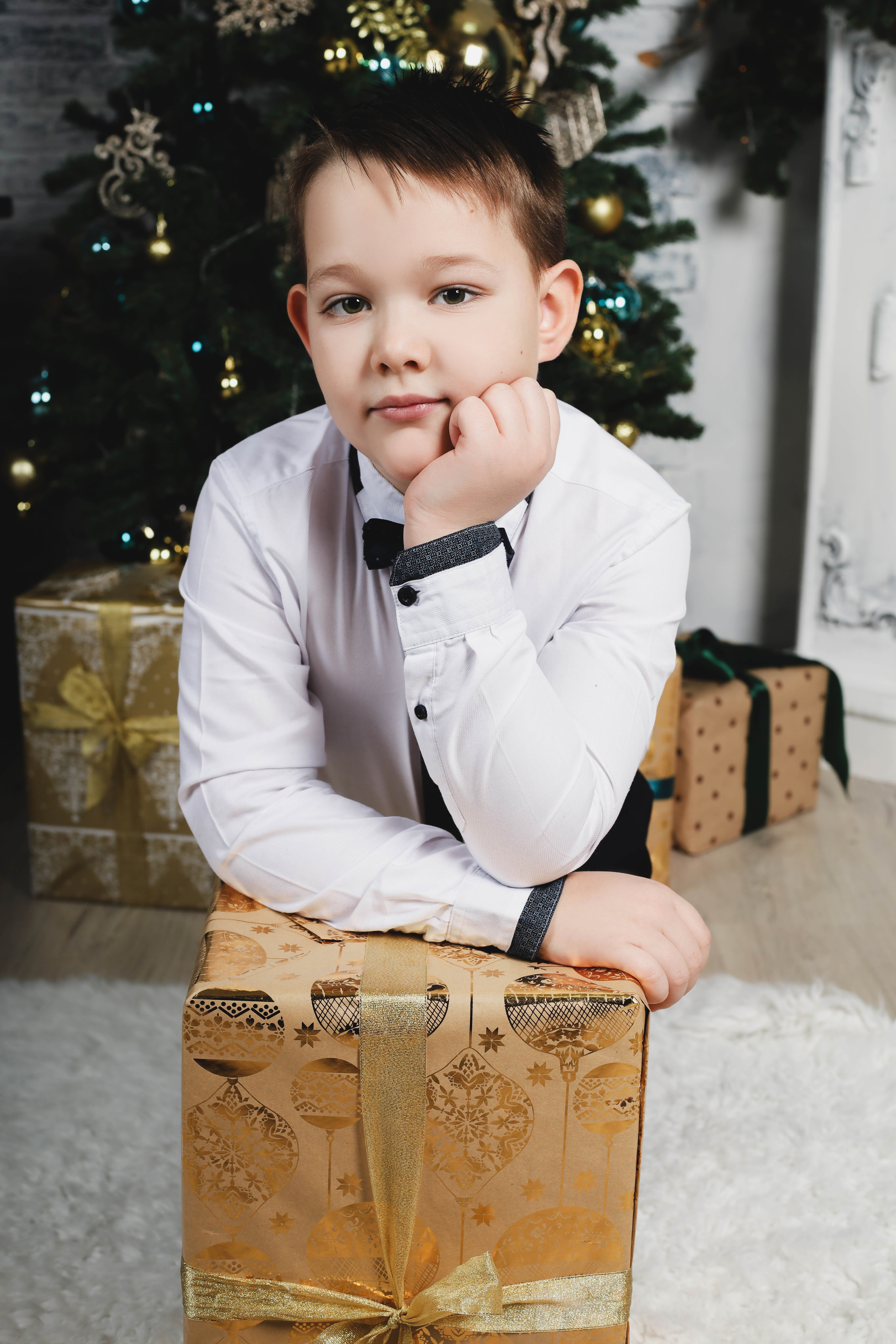 Гуля с детьми.Новогодняя 2022