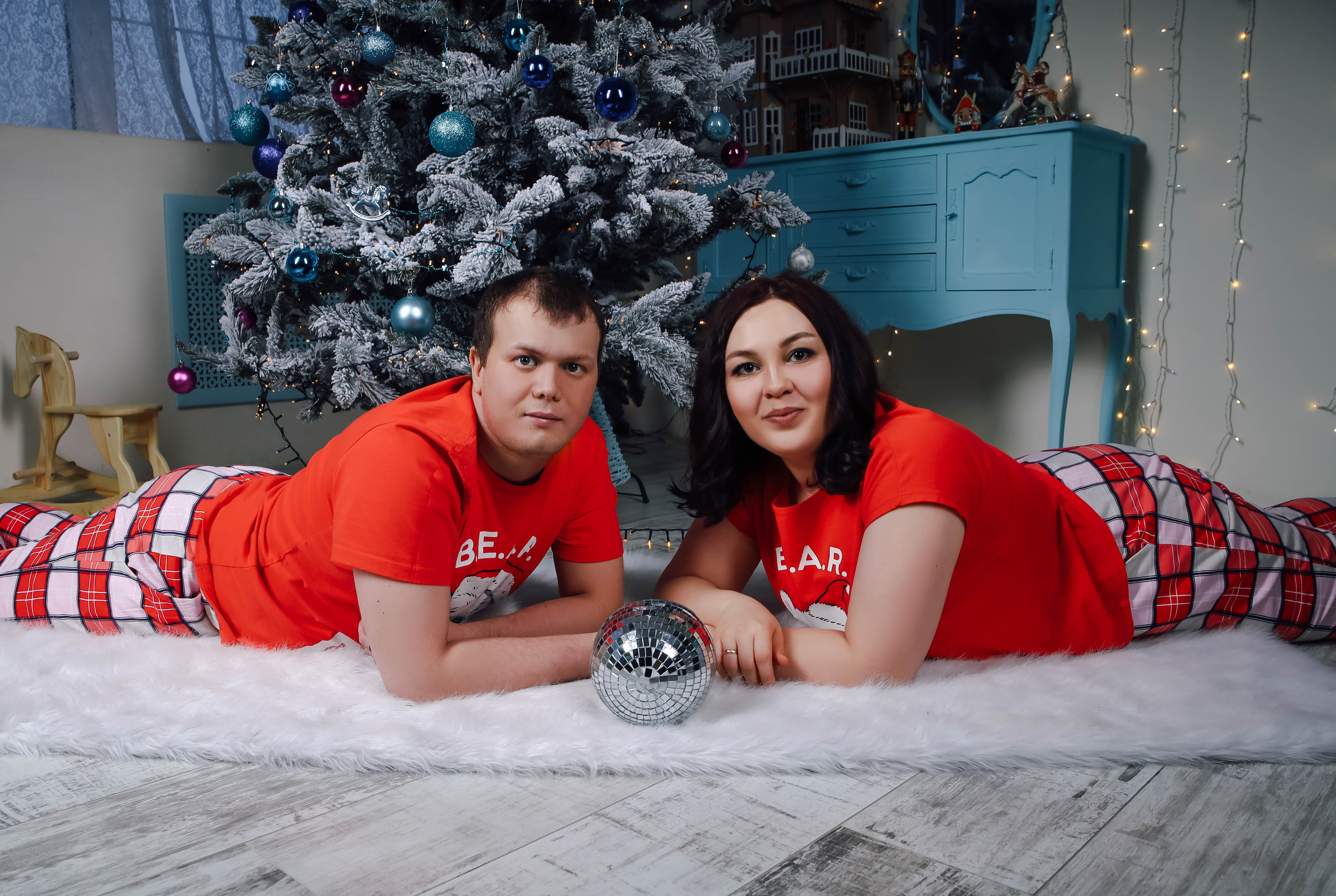 Анна с семьей.Новогодняя 2022