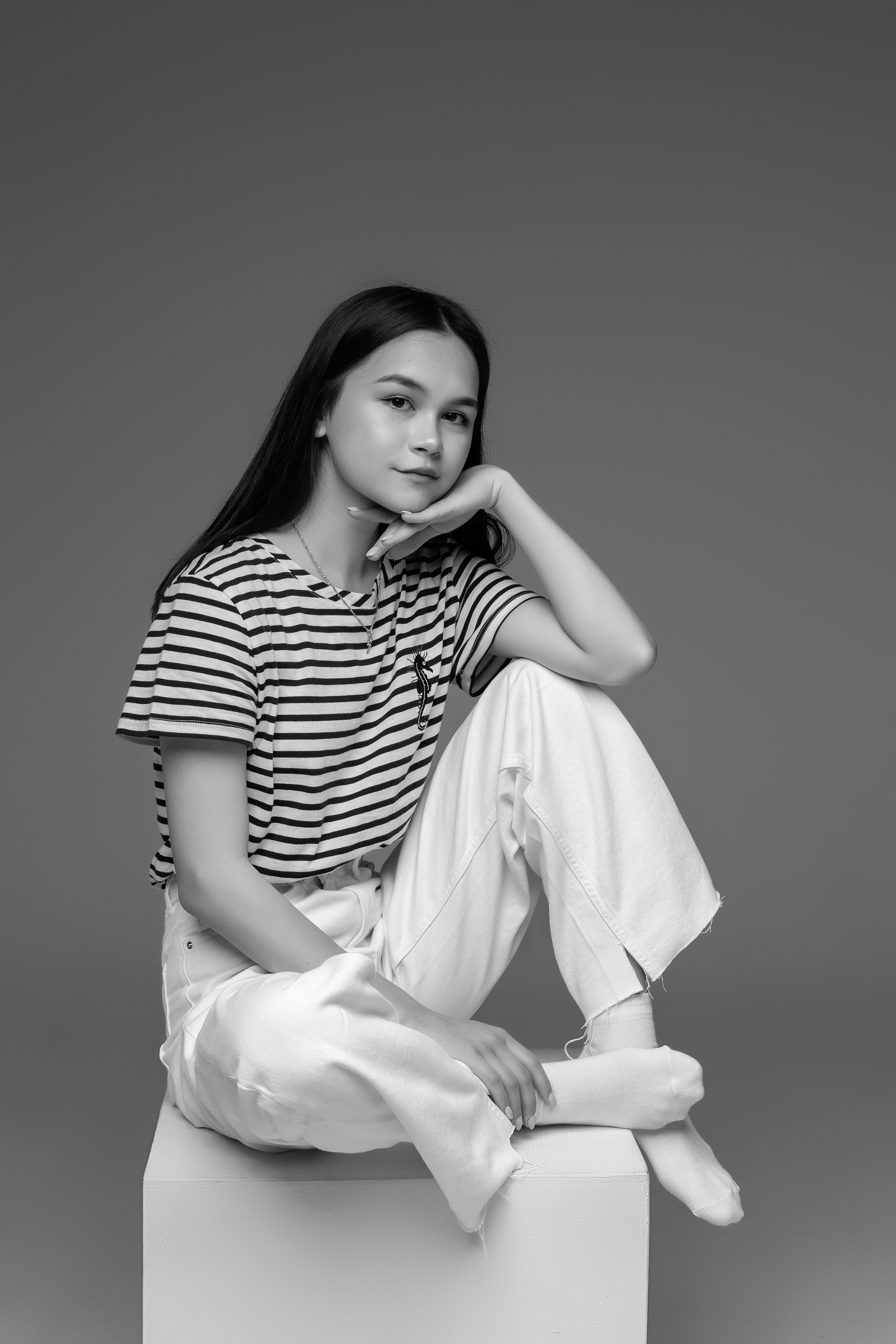 Фотосъемка в стиле Vogue (на однотонном фоне). Фотограф в городе Мелеуз Мусакаева Элиза