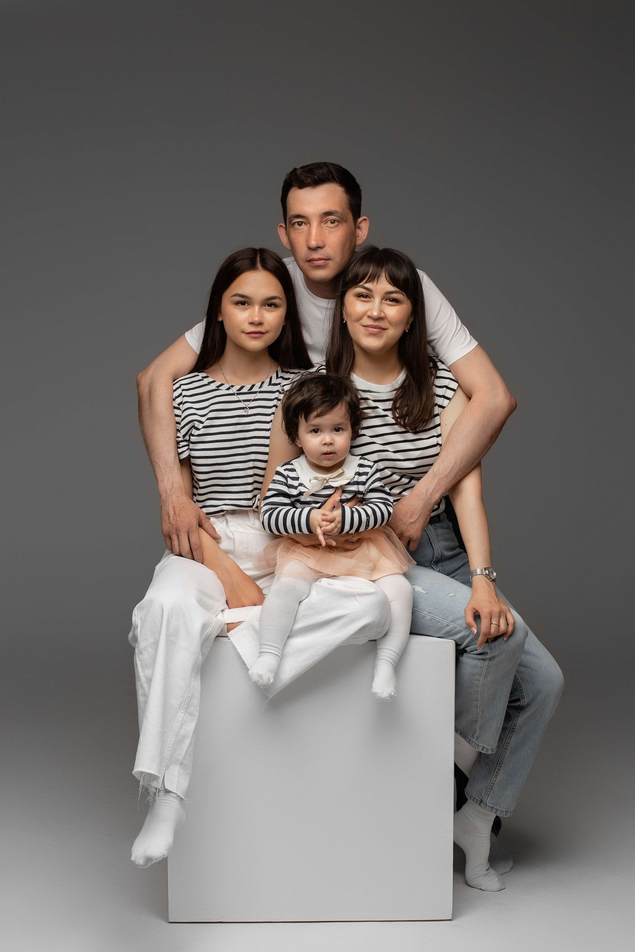 Фотосъемка в стиле Vogue (на однотонном фоне). Фотограф в городе Мелеуз Мусакаева Элиза