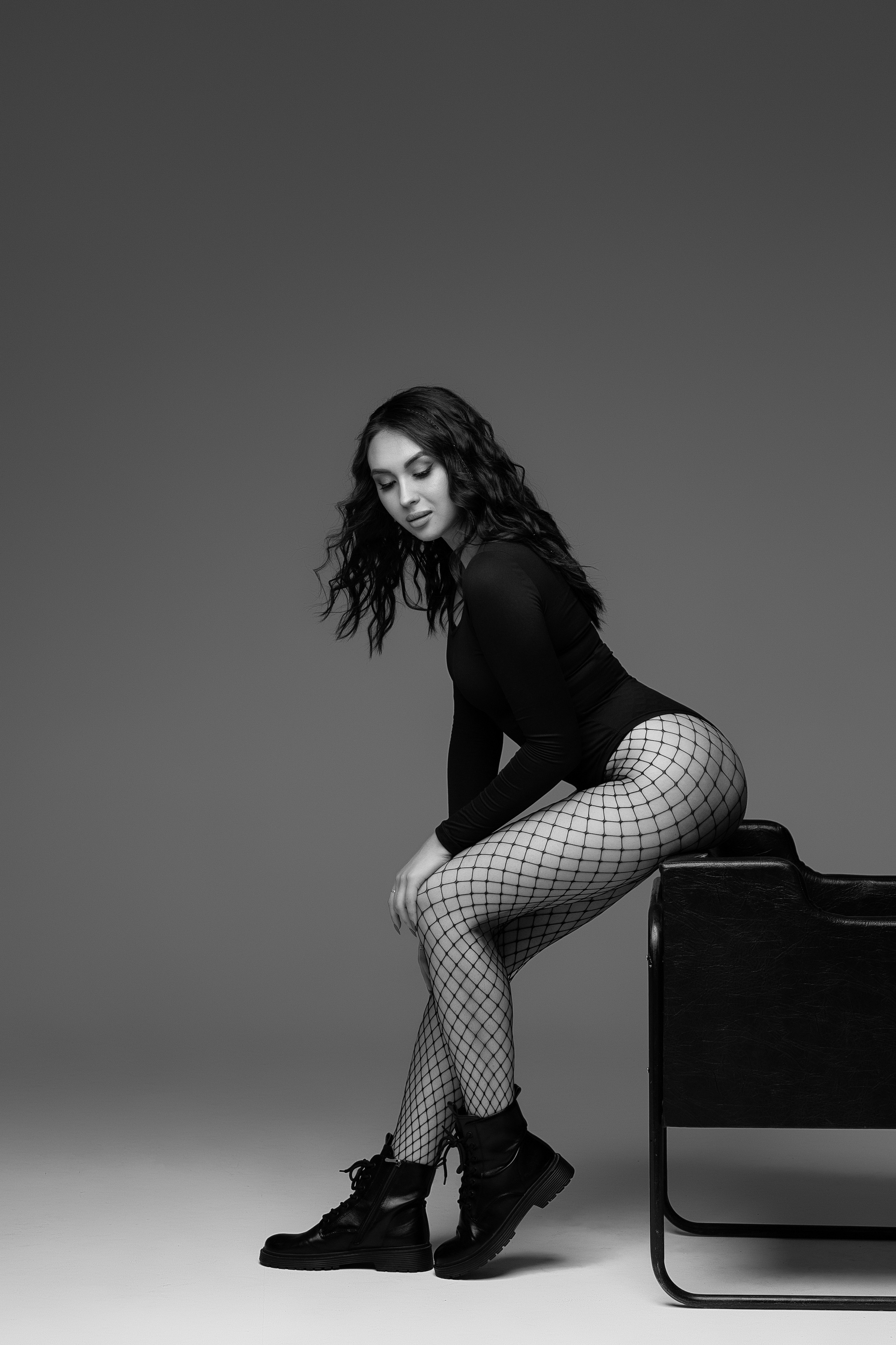 Фотосъемка в стиле Vogue (на однотонном фоне). Фотограф в городе Мелеуз Мусакаева Элиза