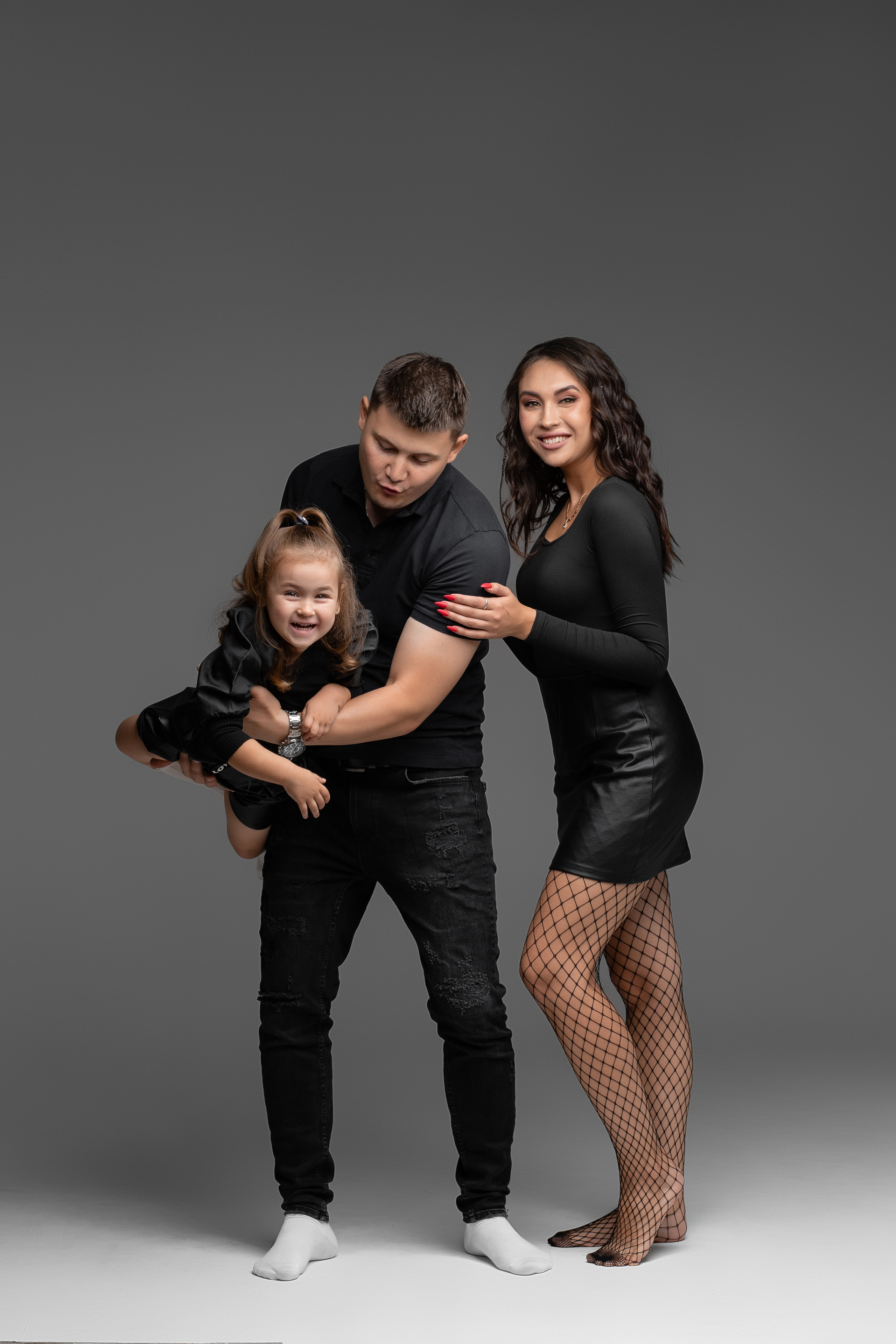 Фотосъемка в стиле Vogue (на однотонном фоне). Фотограф в городе Мелеуз Мусакаева Элиза