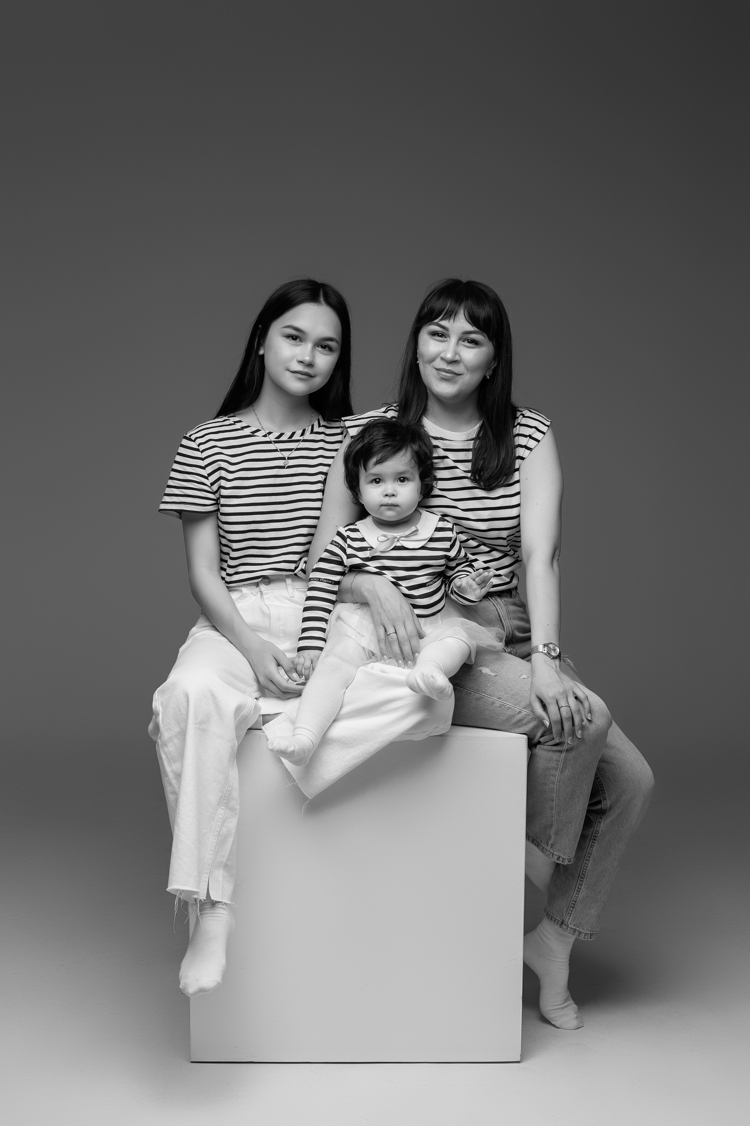 Фотосъемка в стиле Vogue (на однотонном фоне). Фотограф в городе Мелеуз Мусакаева Элиза