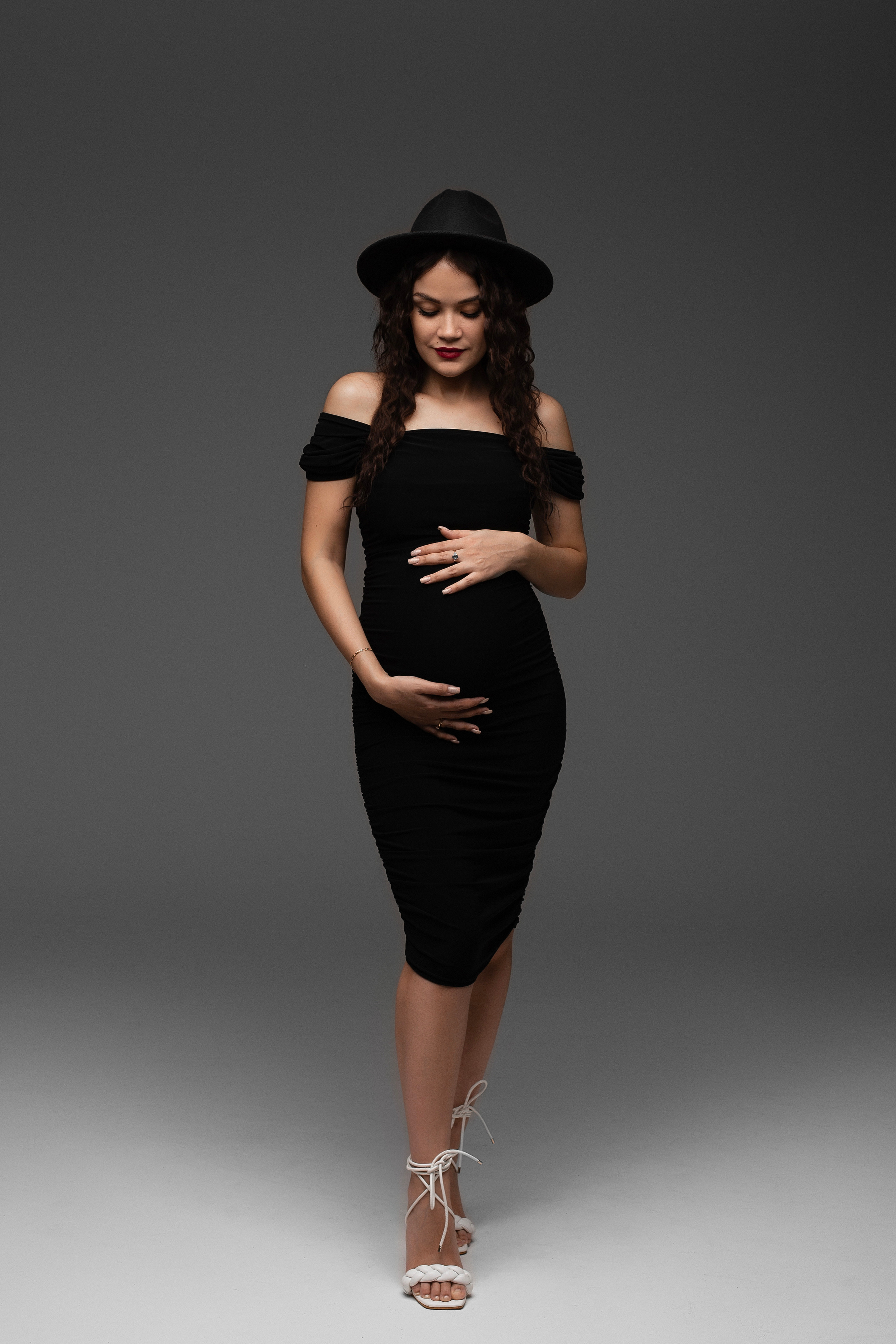 Фотосъемка в стиле Vogue (на однотонном фоне). Фотограф в городе Мелеуз Мусакаева Элиза