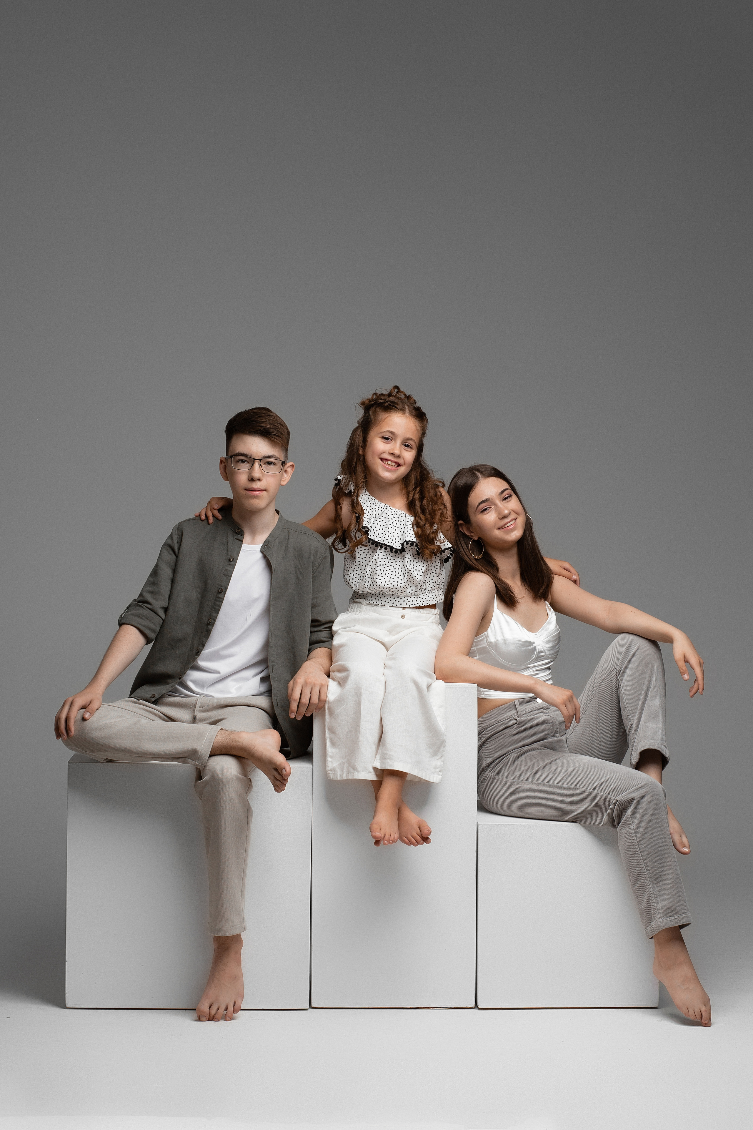 Фотосъемка в стиле Vogue (на однотонном фоне). Фотограф в городе Мелеуз Мусакаева Элиза