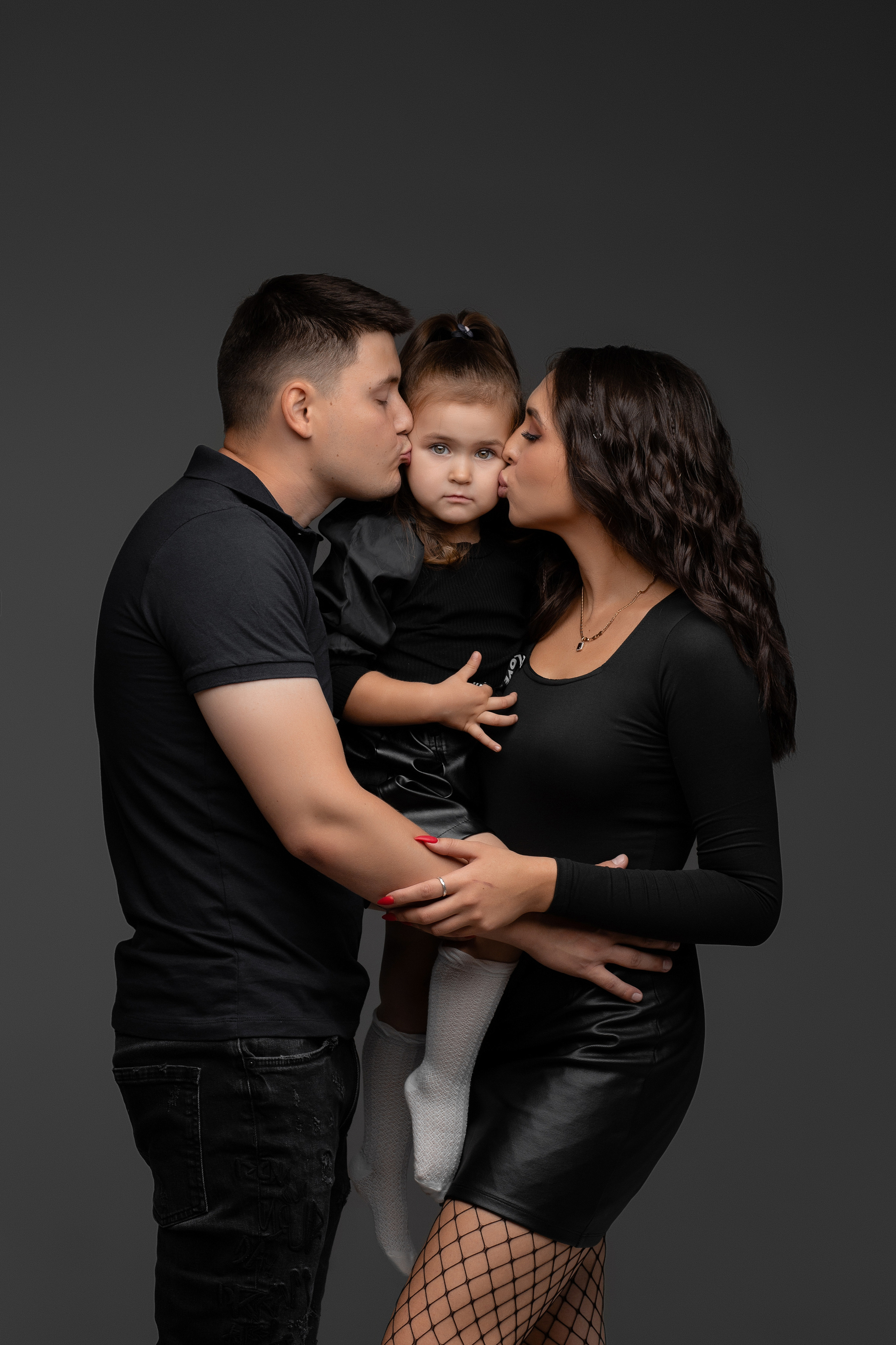 Фотосъемка в стиле Vogue (на однотонном фоне). Фотограф в городе Мелеуз Мусакаева Элиза