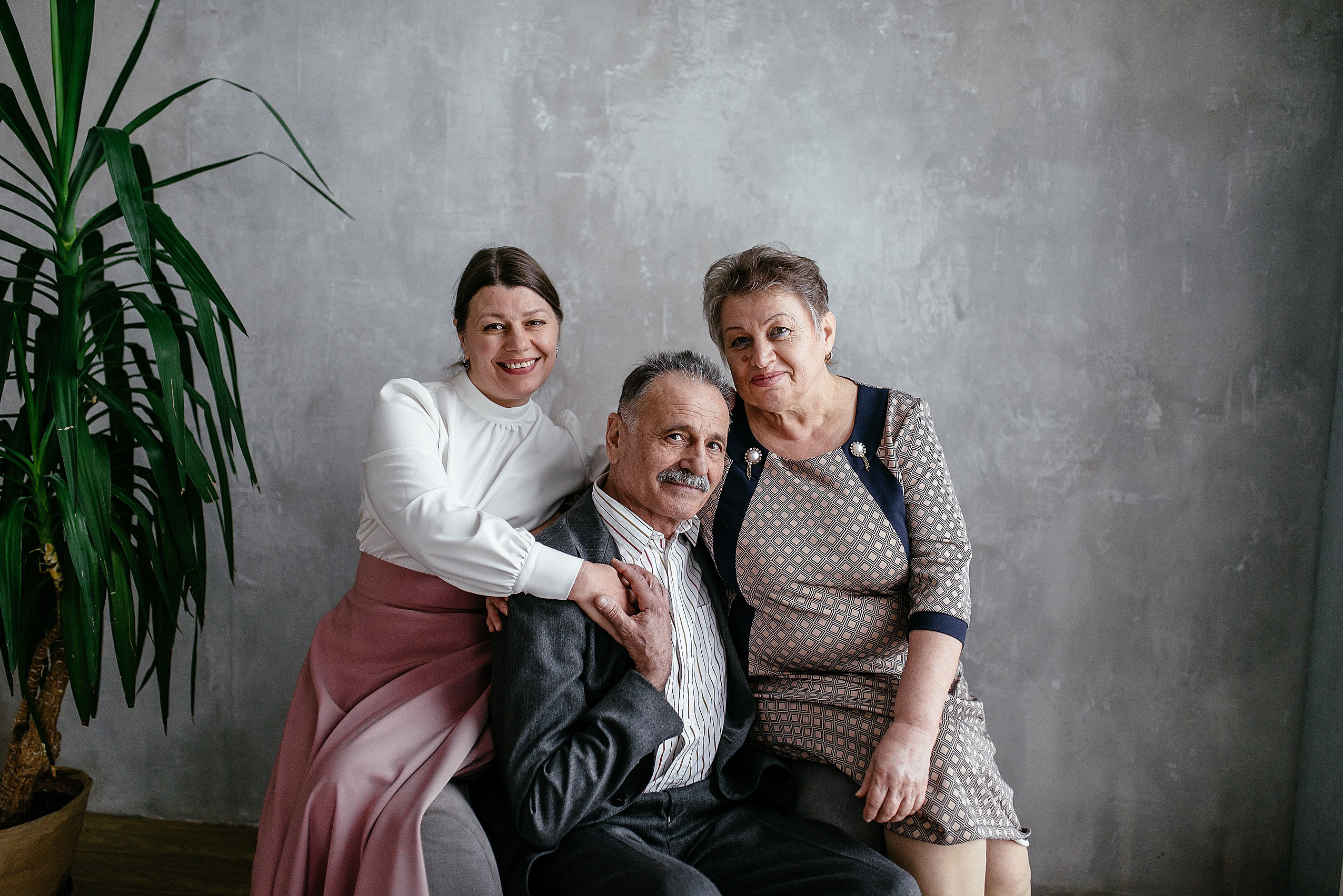 Семейная фотосессия 3 поколения: Запечатлейте ваши самые ценные моменты!. Фотограф Дарья Едапина Новосибирск