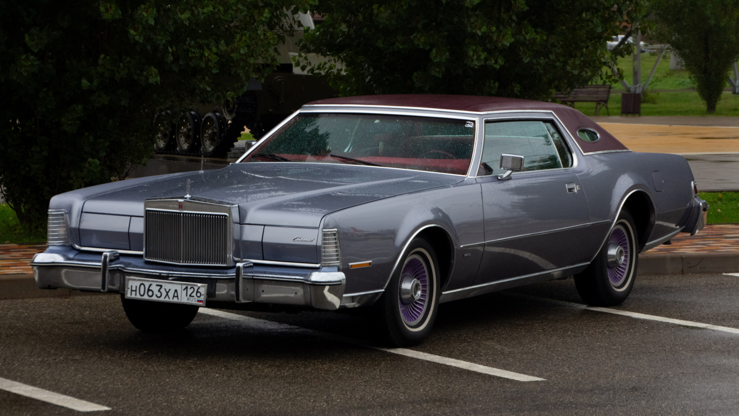 Фото Lincoln Continental Mark IV — купе американской классики