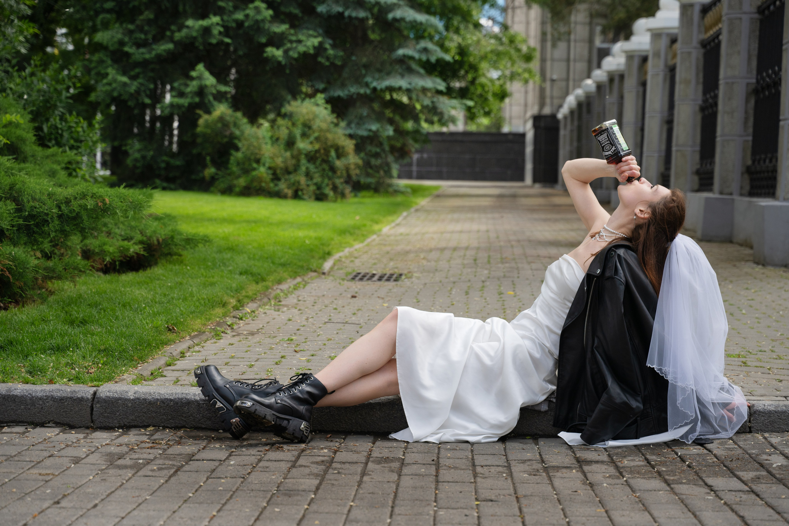 СБЕЖАВШАЯ НЕВЕСТА (история в каждом кадре). Главная