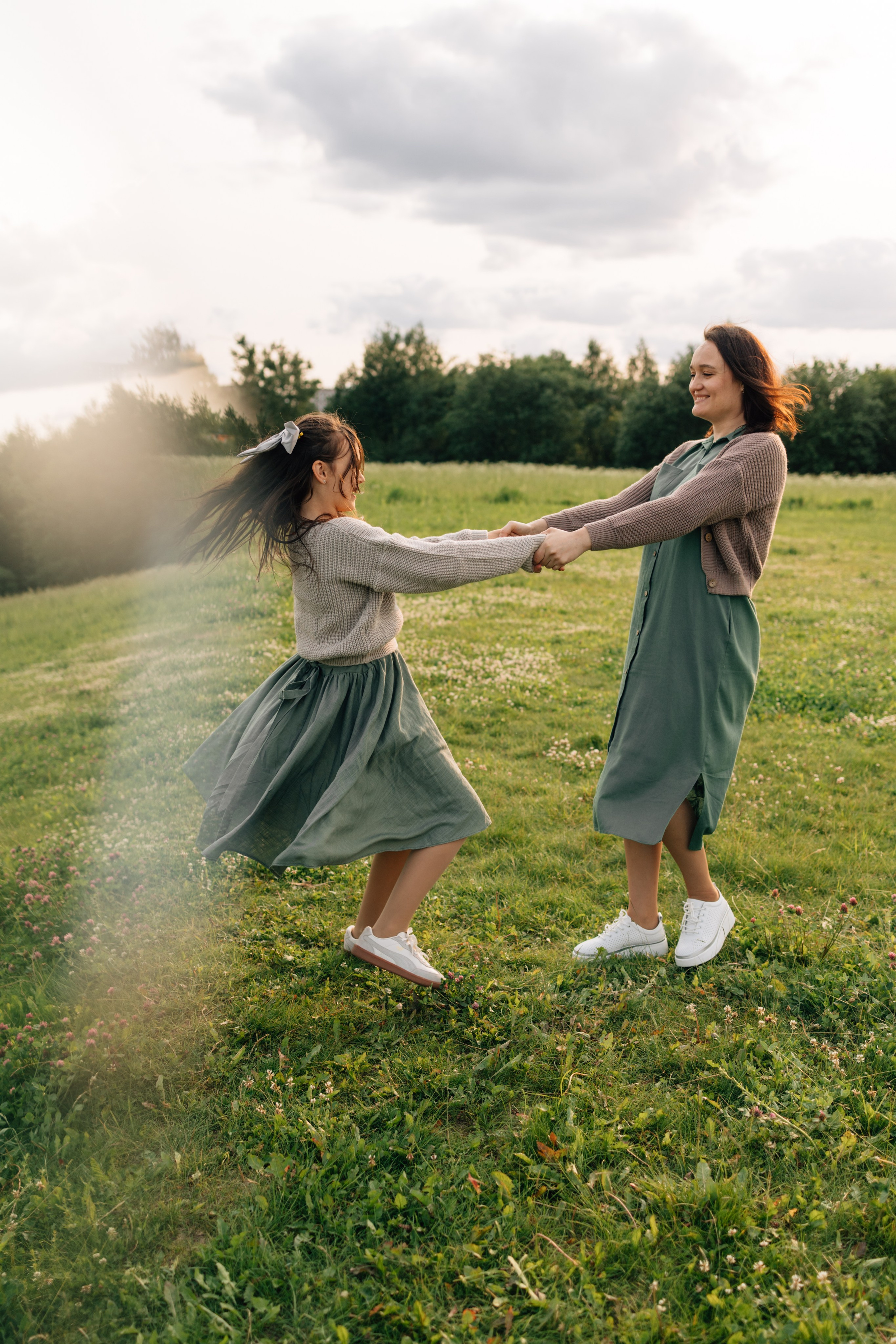 Анна, Марчелло, Настенька и Влада в поле. Фотограф Москва Светлана Кирюшина